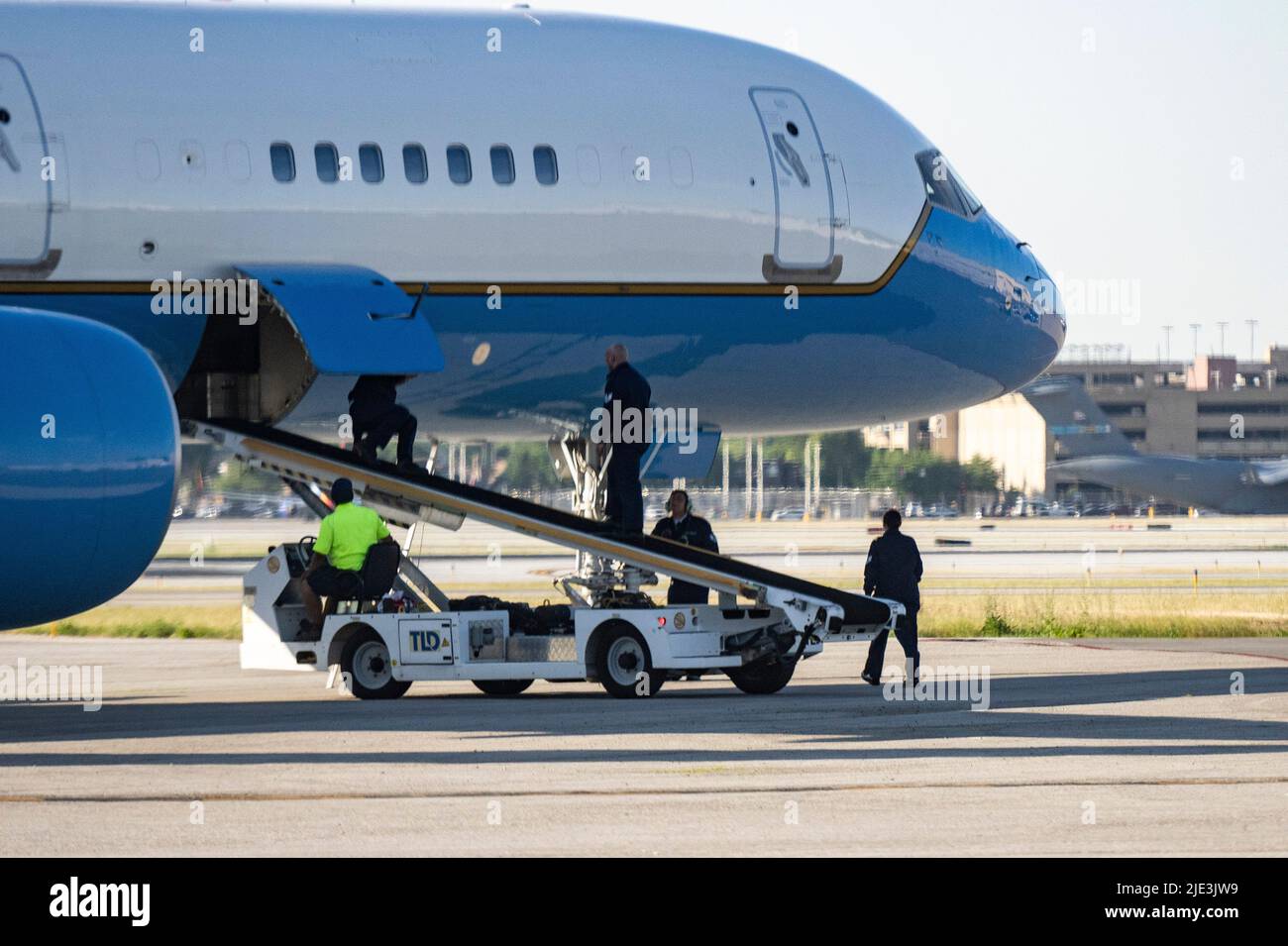 Chicago, USA. 24th June, 2022. Military aids inspect the undercarriage of Air Force Two at Midway Airport on Friday June 24, 2022 in Chicago, IL. (Photo by Christopher Dilts/Sipa USA) Credit: Sipa USA/Alamy Live News Stock Photo
