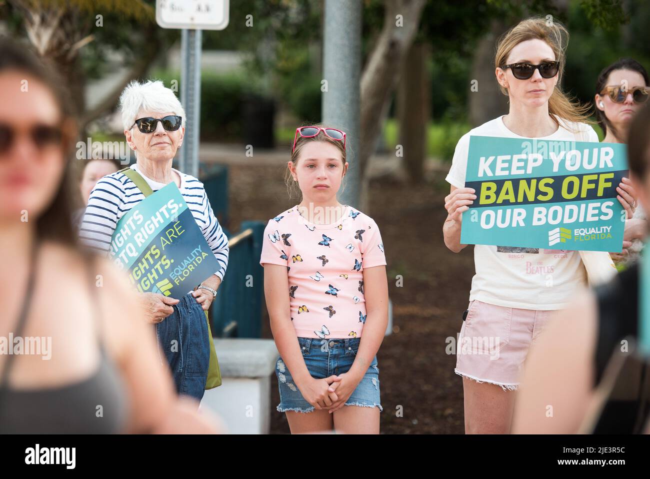 Fort Lauderdale, Florida, USA. 24th June, 2022. Protesters gather in reaction to the supreme court's overturning Roe V. Wade, leaving the question of abortion legality to the states. (Credit Image: © Orit Ben-Ezzer/ZUMA Press Wire) Stock Photo