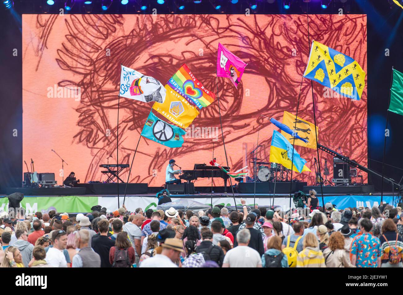 Glastonbury, UK. 24th June 2022. Rufus Wainright performs on the Pyramid Stage at Glastonbury Festival, at Worthy Farm in Somerset. Picture date: Friday June 24, 2022. Photo credit should read: David Jensen/Empics/Alamy Live News Stock Photo