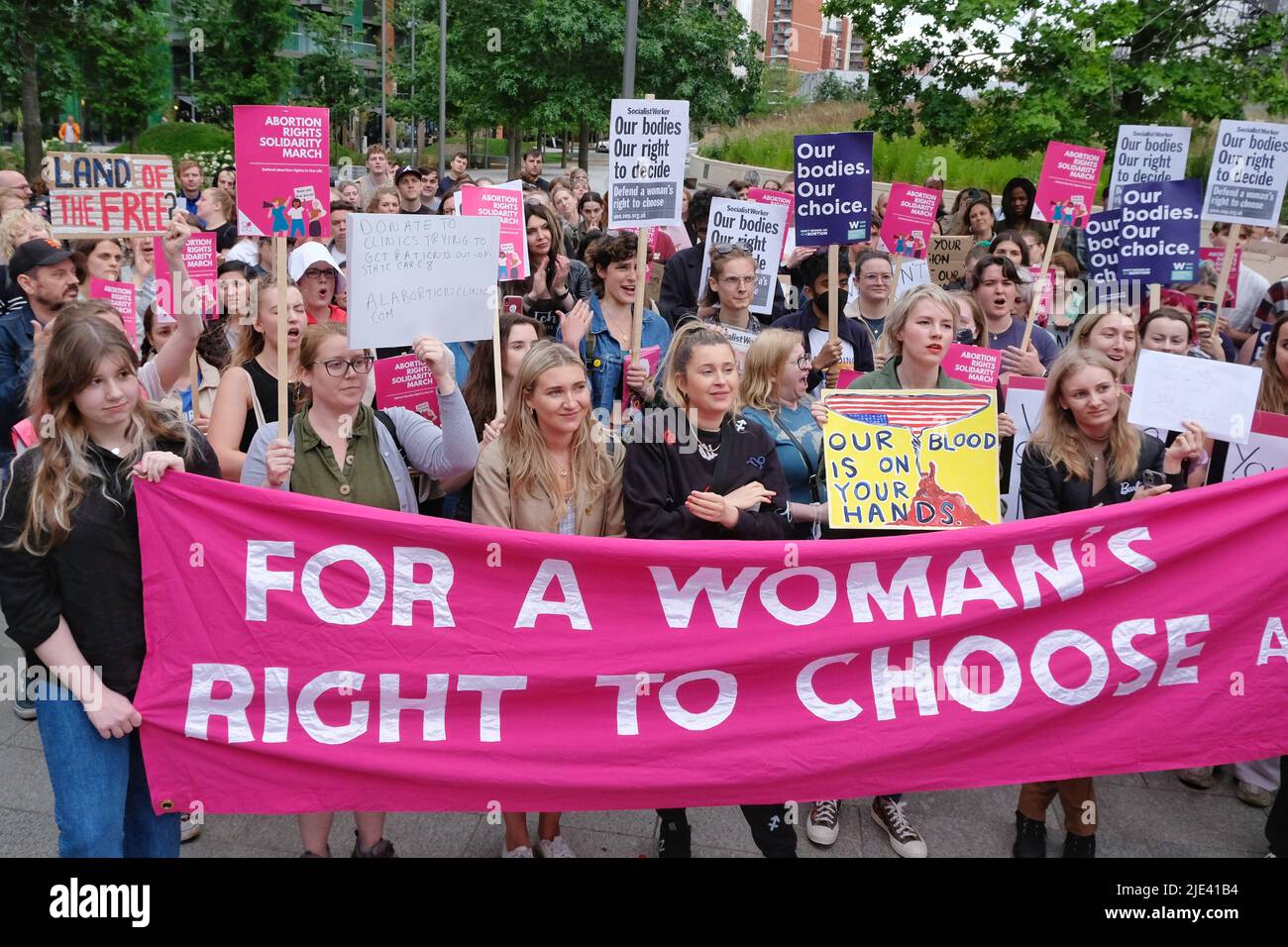 London, UK, 24th June, 2022. Around 100-150 campaigners and supporters gathered to protest outside the American embassy in Vauxhall following the U.S. Supreme Court's decision to end the constitutional right to abortion - in place for almost 50 years following the 1973 Roe v Wade ruling.  Individual states will decide how to proceed, with thirteen automatically banning the medical procedure outright as trigger laws took effect. Credit: Eleventh Hour Photography/Alamy Live News Stock Photo
