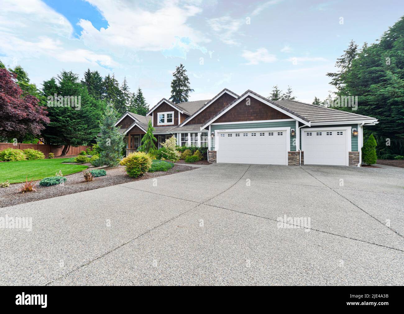 Contemporary modern home hi-res stock photography and images - Alamy