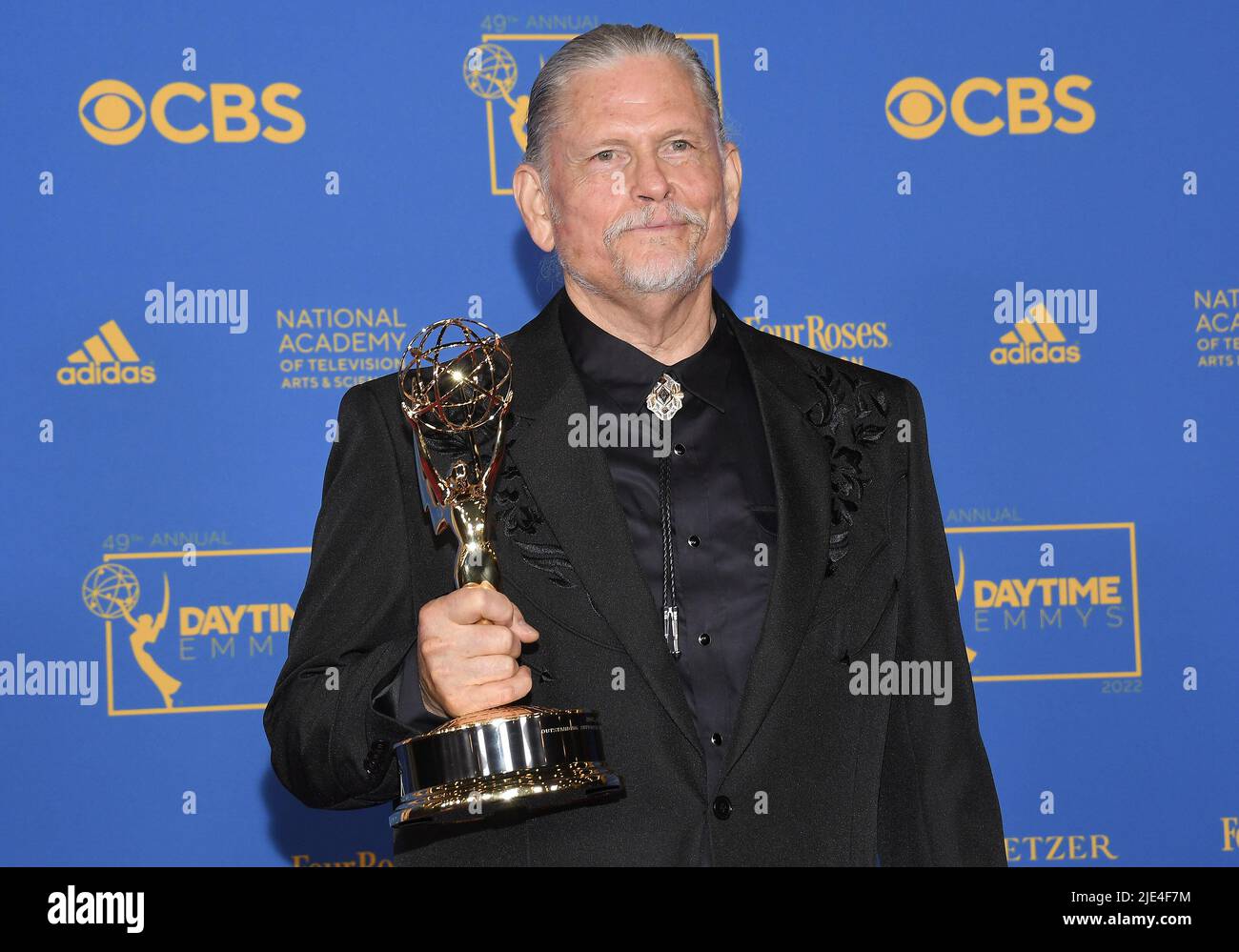 Jeff Kober, winner of the Outstanding Performance by a Supporting Actor