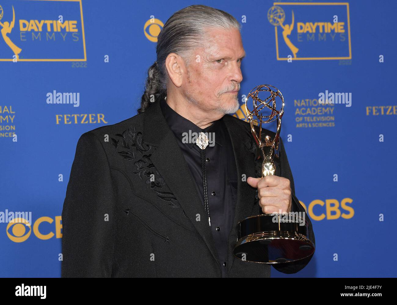 Jeff Kober, winner of the Outstanding Performance by a Supporting Actor