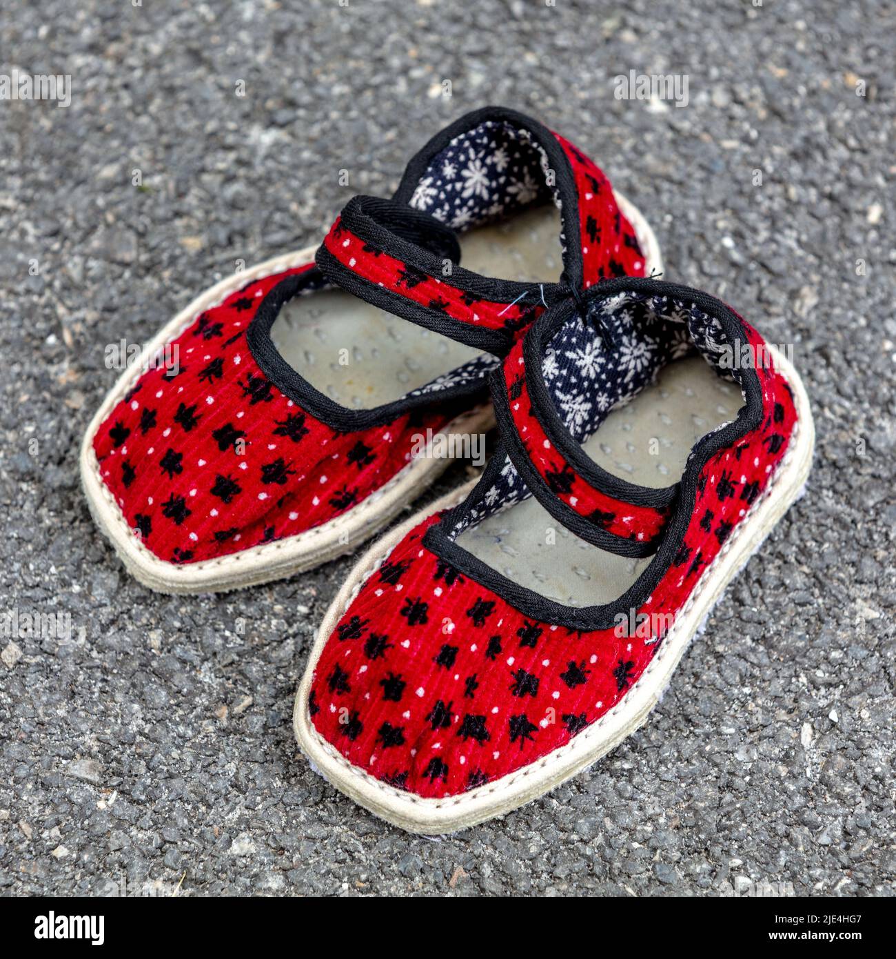Manual childrens shoes hires stock photography and images Alamy
