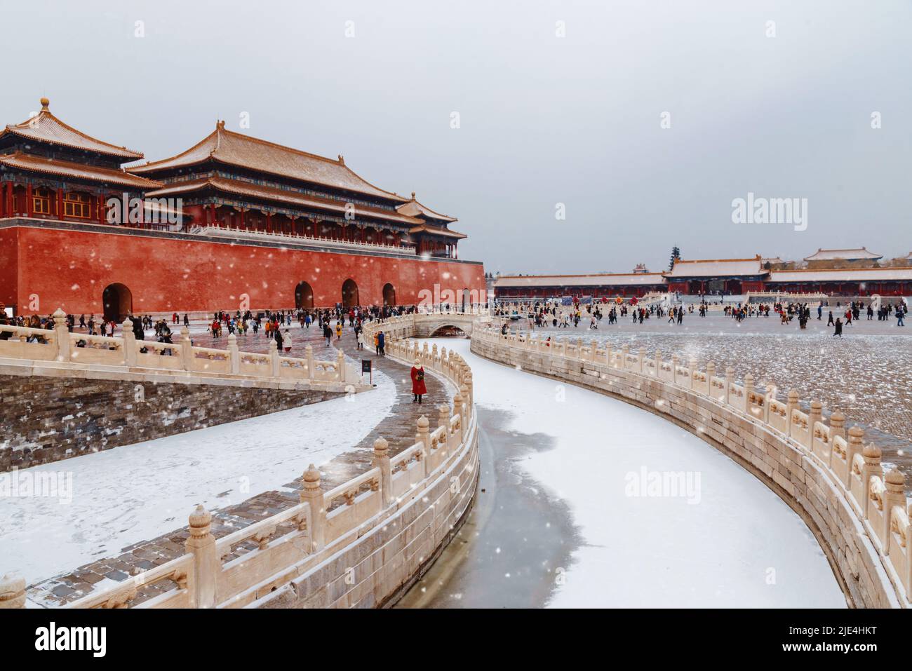 The first snow of the imperial palace Stock Photo - Alamy