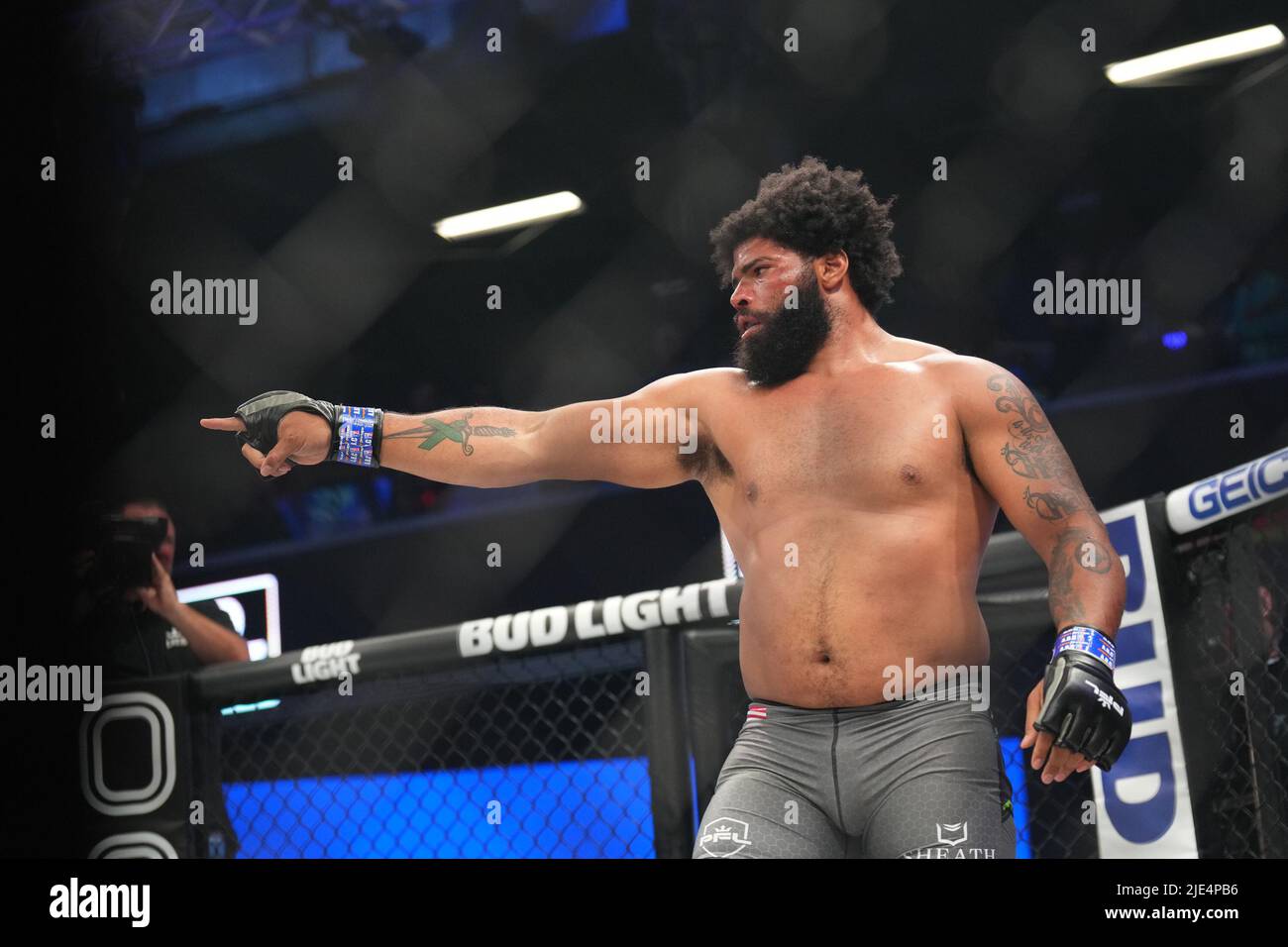 ATLANTA, GA, ATLANTA, GA, USA. 24th June, 2022. ATLANTA, GA - JUNE 24: Sam Kei (L) and Juan Adams (R) meet in the octagon for a 3-round Heavyweight bout at OTE Arena for PFL - Featherweights and Heavyweights on June 24, 2022 in ATLANTA, GA, United States. (Credit Image: © Louis Grasse/PX Imagens via ZUMA Press Wire) Credit: ZUMA Press, Inc./Alamy Live News Stock Photo