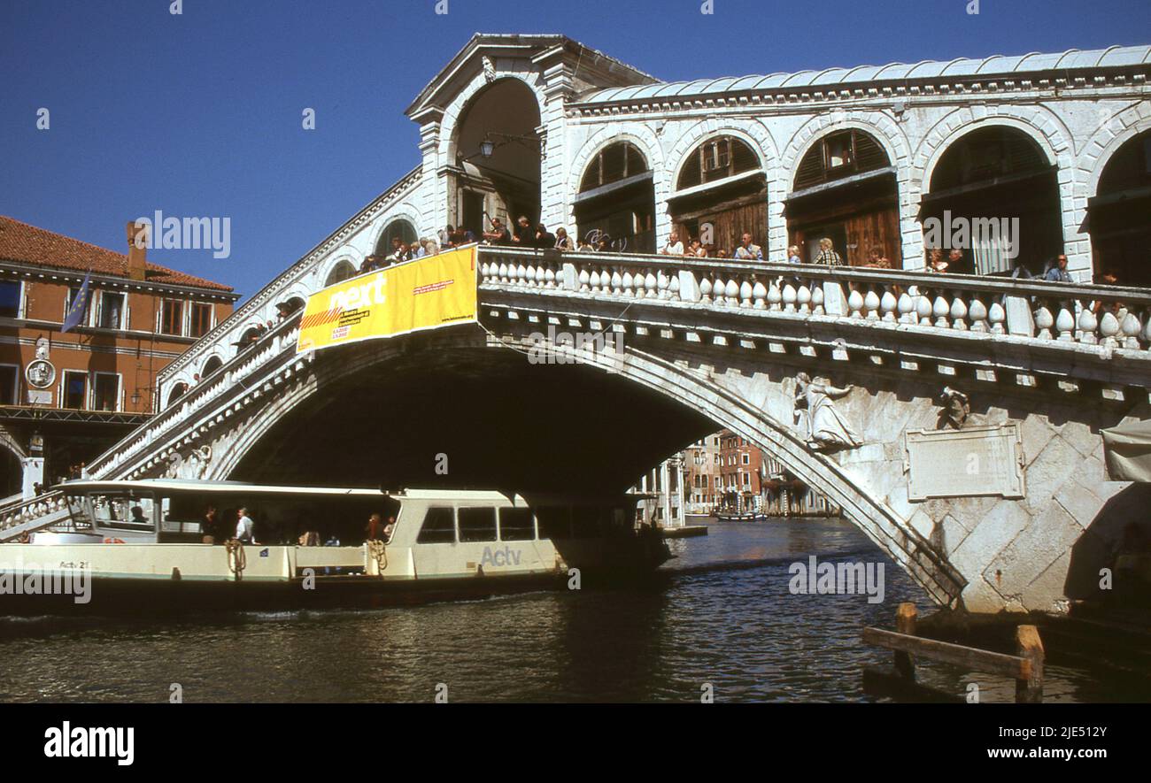 Rialto Bridge Venice Stock Photo Alamy