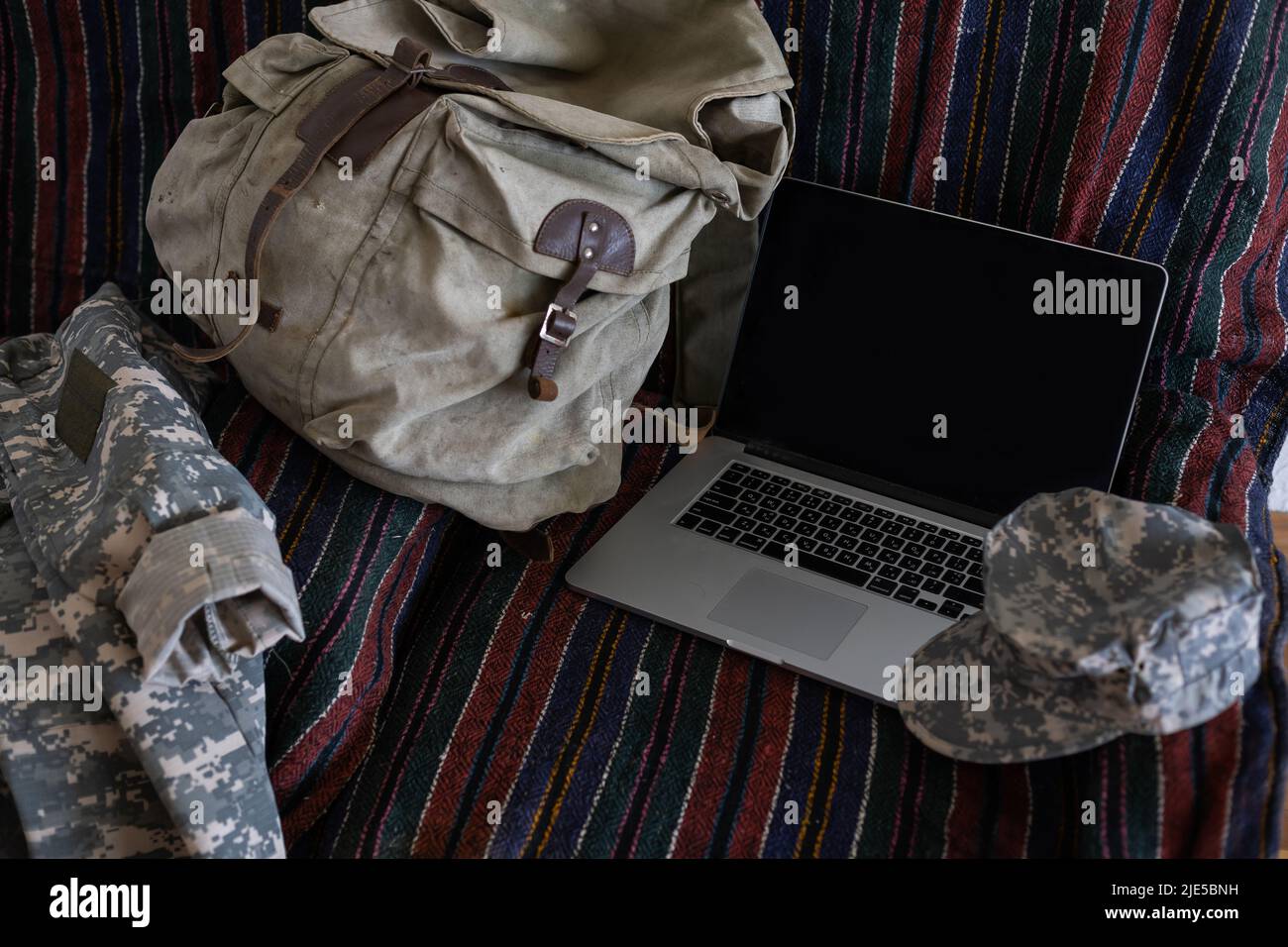 Enveloppe / Skin Camouflage Pour Ordinateur Portable 14" - Motif Arbre Filet Militaire - Itsaskin