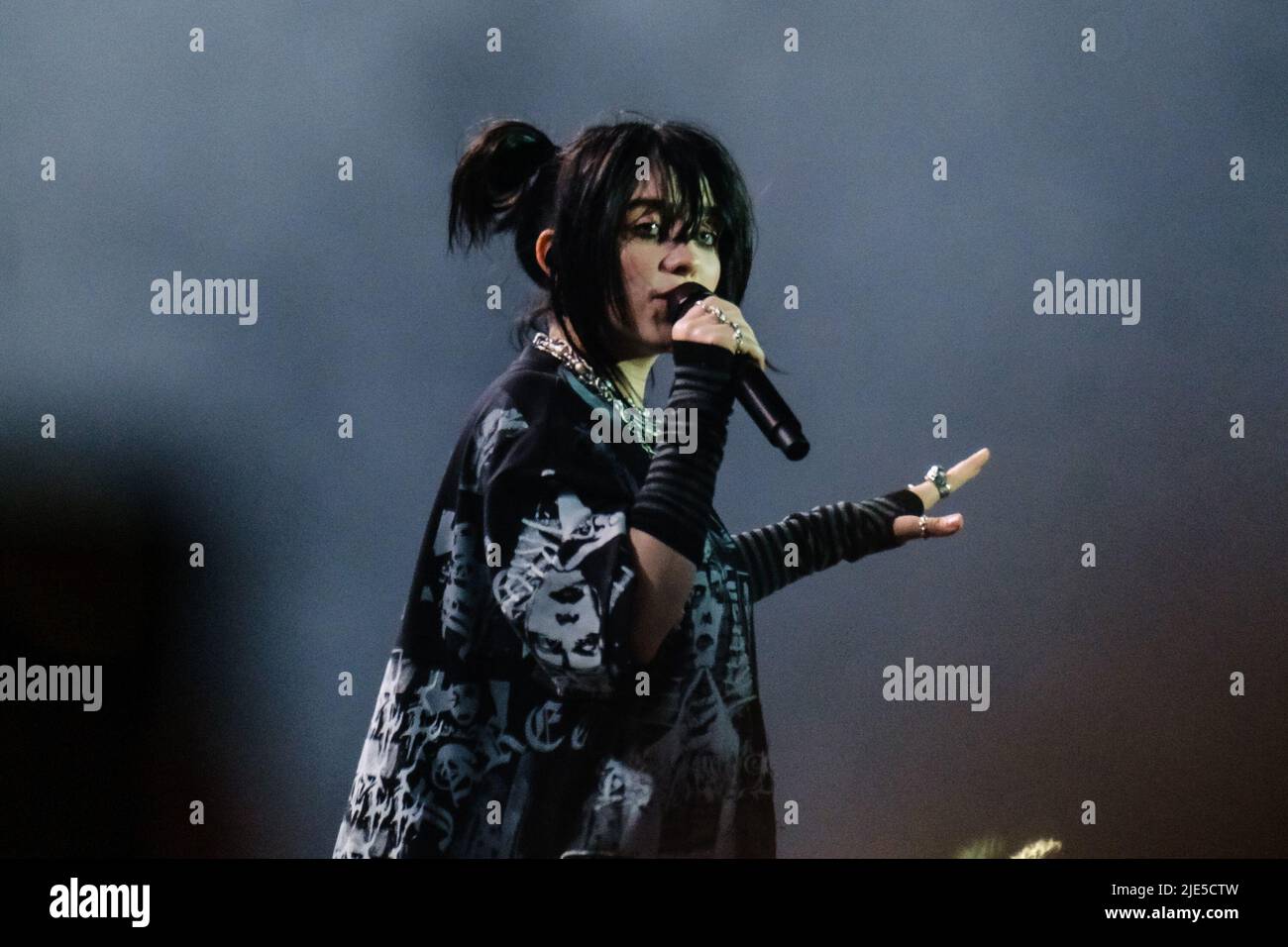 UK. Friday, Jun. 24, 2022.  Friday headliner Billie Eilish performing on the Pyramid Stage during the Glastonbury Festival Worthy Farm . Picture by Julie Edwards/Alamy Live News Stock Photo
