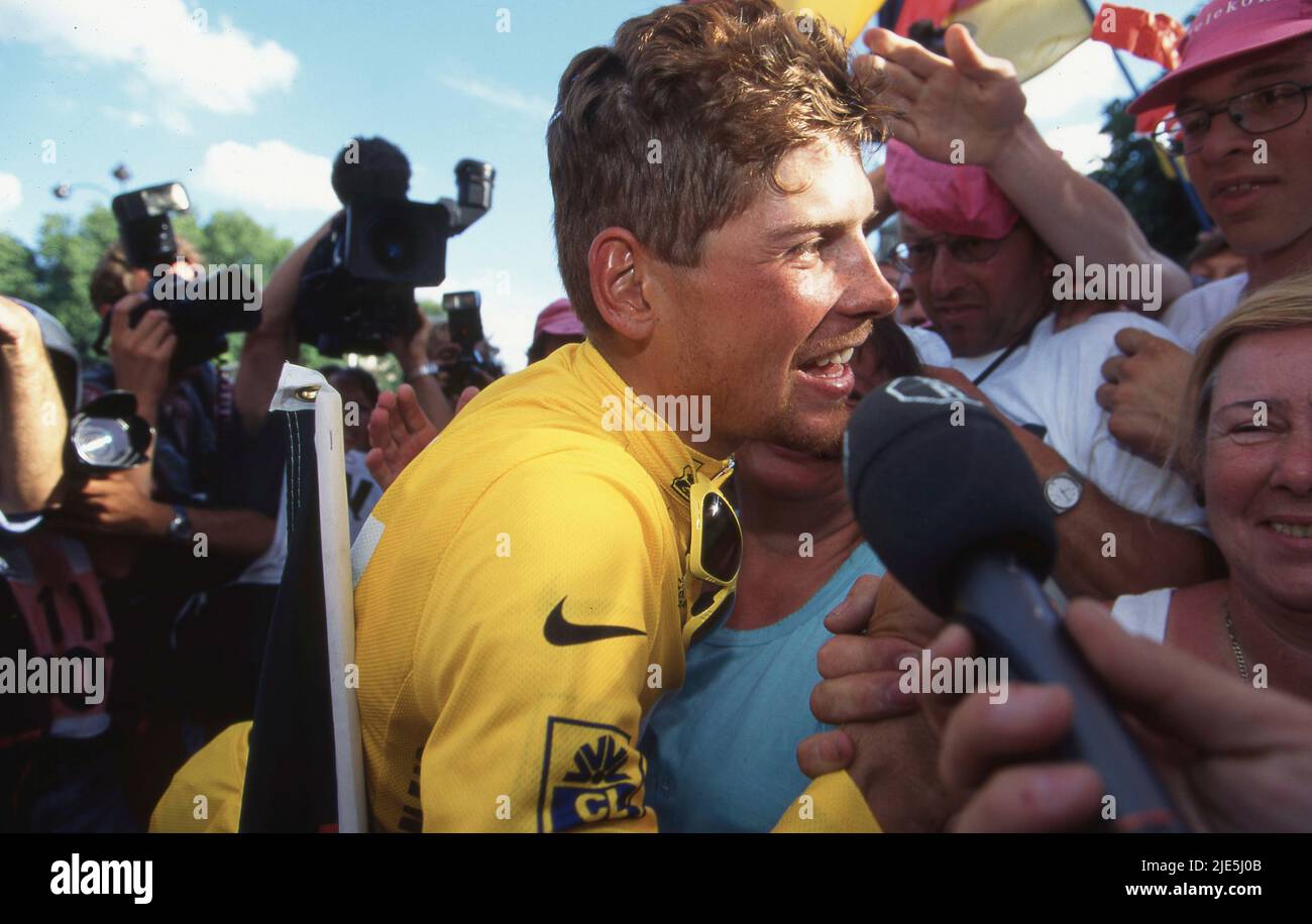 Paris, Deutschland. 30th June, 2017. Exactly 25 years ago, Jan Ullrich won the Tour de France France, historic victory, icon of sport in Germany firo: Tour de France 1997 cycling cycling winner of the Tour award ceremony in the yellow jersey Interview with Jan Ullrich Team Telekom in Paris Credit: dpa/Alamy Live News Stock Photo