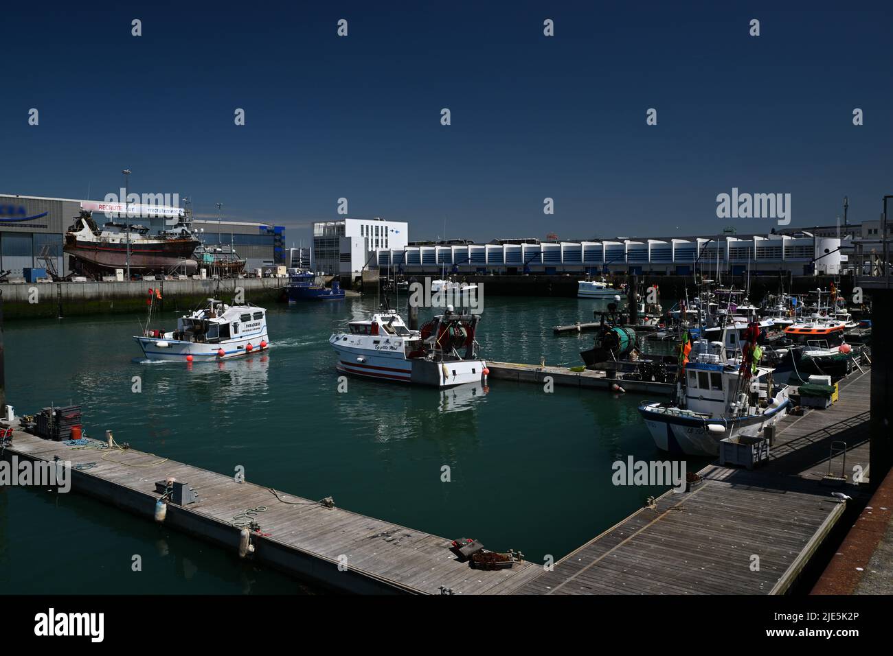 Port de pêche des Sables d'Olonne en Vendée avec bateaux de pêche Stock Photo