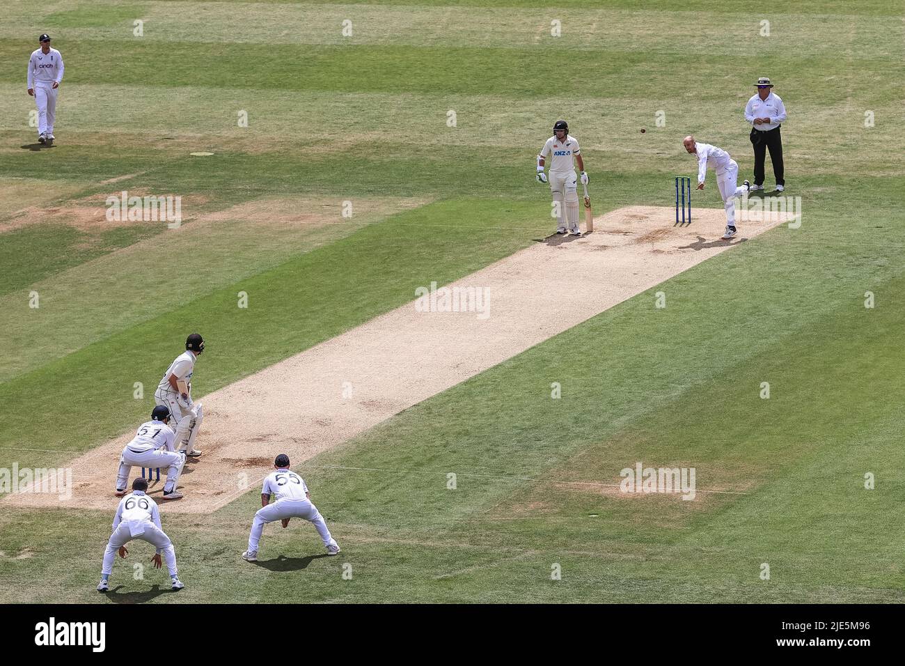 Leeds, UK. 25th June, 2022. Jack Leach of England delivers the ball to Tom Latham of New Zealand in Leeds, United Kingdom on 6/25/2022. (Photo by Mark Cosgrove/News Images/Sipa USA) Credit: Sipa USA/Alamy Live News Stock Photo