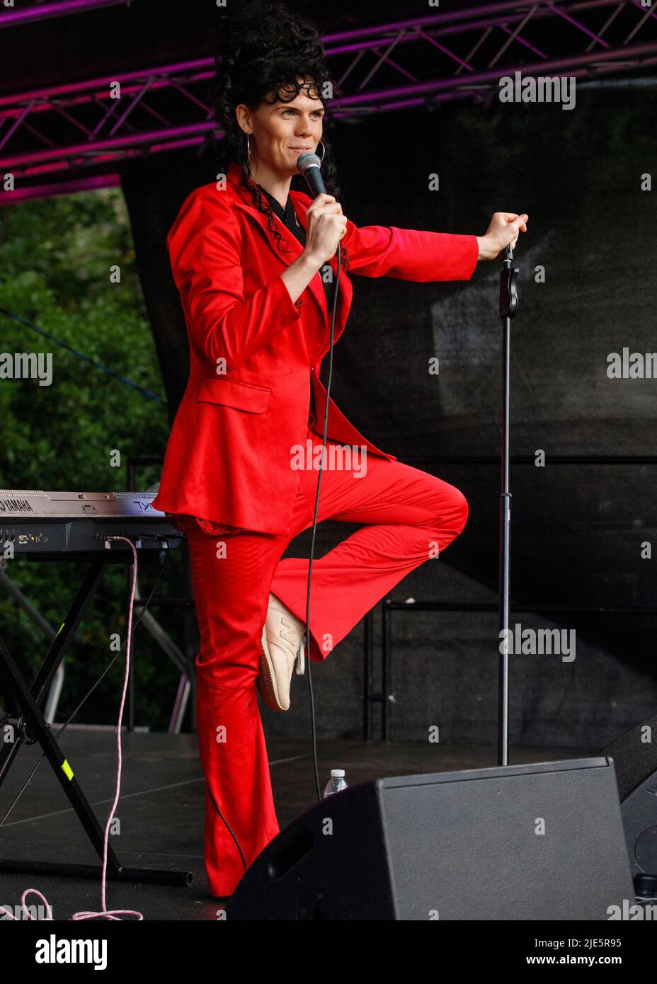 George friend suit hi-res stock photography and images - Alamy