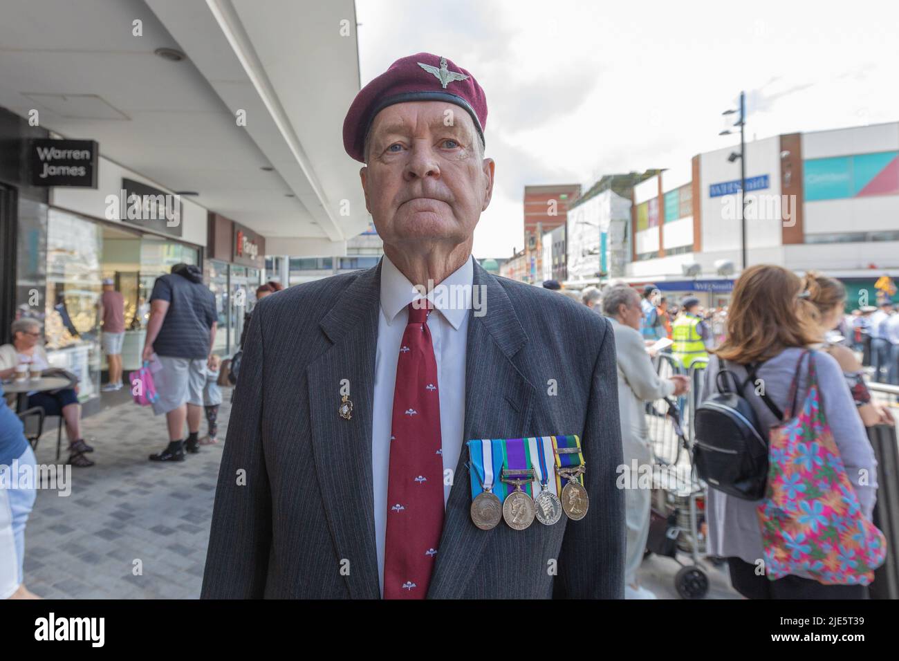 Maroon beret hi-res stock photography and images - Alamy