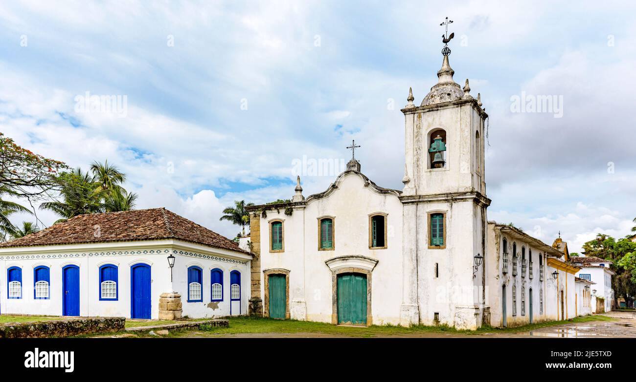 Church and old colonial-style houses in the historic city of Paraty on the coast of Rio de Janeiro Stock Photo