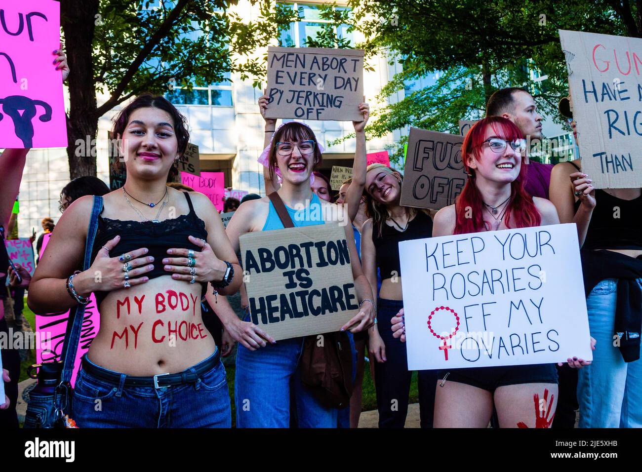 Reno, United States. 24th June, 2022. Protesters in response to the overturning of Roe v Wade during Scotus protest. Protestors gather after SCOTUS over turned Roe v. Wade. (Photo by Ty ONeil/SOPA Images/Sipa USA) Credit: Sipa USA/Alamy Live News Stock Photo