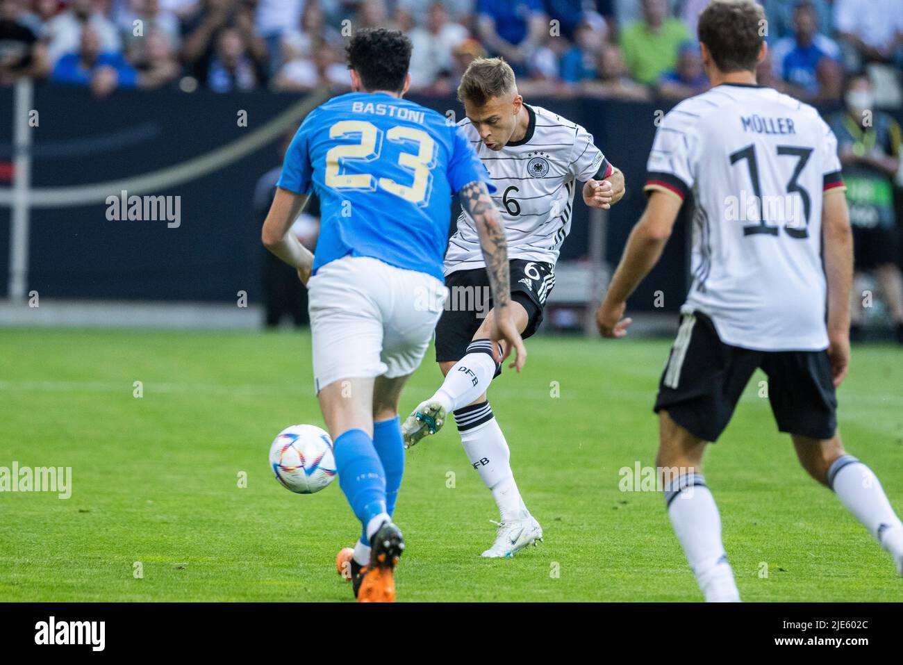 Mönchengladbach, Borussia-Park, 14.06.22: Joshua Kimmich (Deutschland) schiesst das 1:0 Tor und jubelt beim Länderspiel zwischen Deutschland vs. Itali Stock Photo