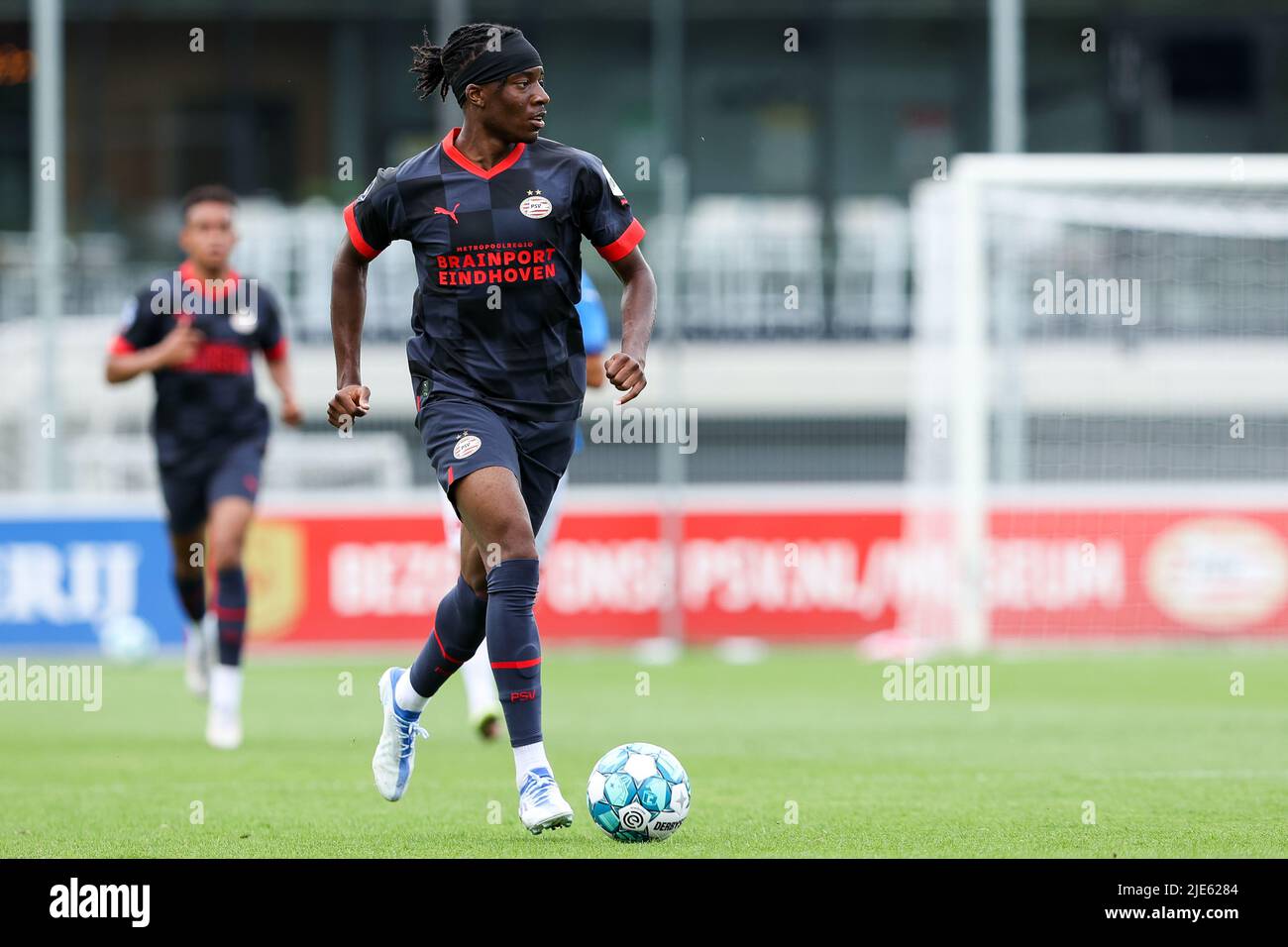 EINDHOVEN, NETHERLANDS - JUNE 25: Noni Madueke of PSV Eindhoven during the Pre Season Friendly match between PSV Eindhoven and BW Lohne at PSV Campus De Herdgang on June 25, 2022 in EIndhoven, Netherlands (Photo by Hans van der Valk/Orange Pictures) Stock Photo