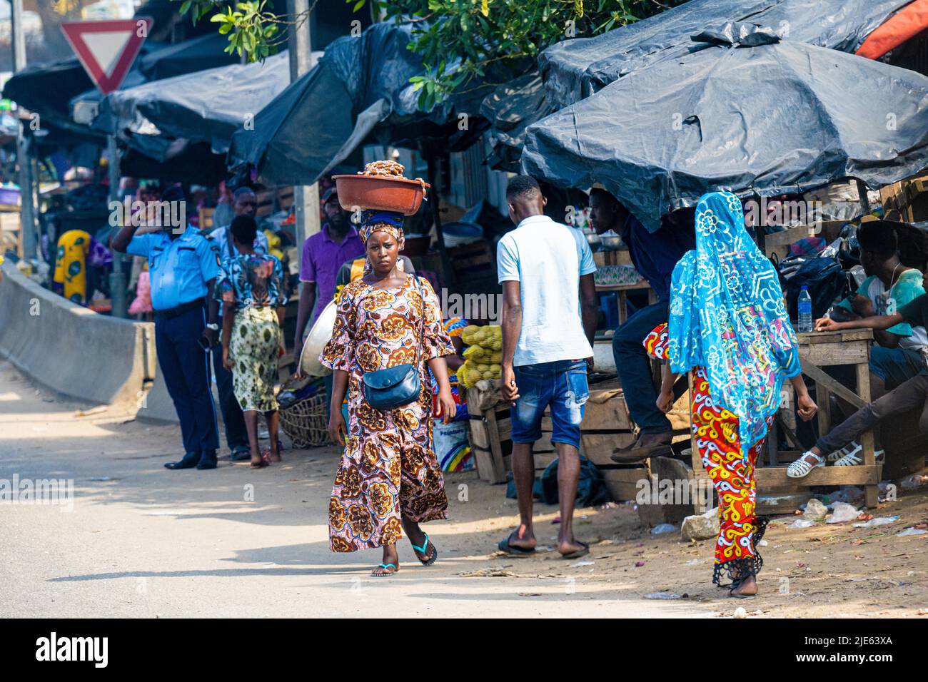 Daily life, people on the streets in Ivory Coast, Cote d'Ivoire, de