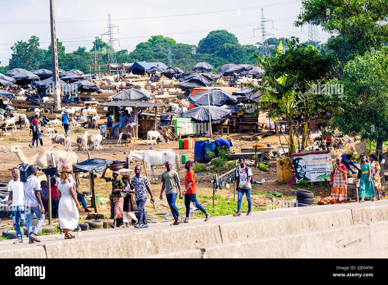 Daily life, people on the streets in Ivory Coast, Cote d'Ivoire, de