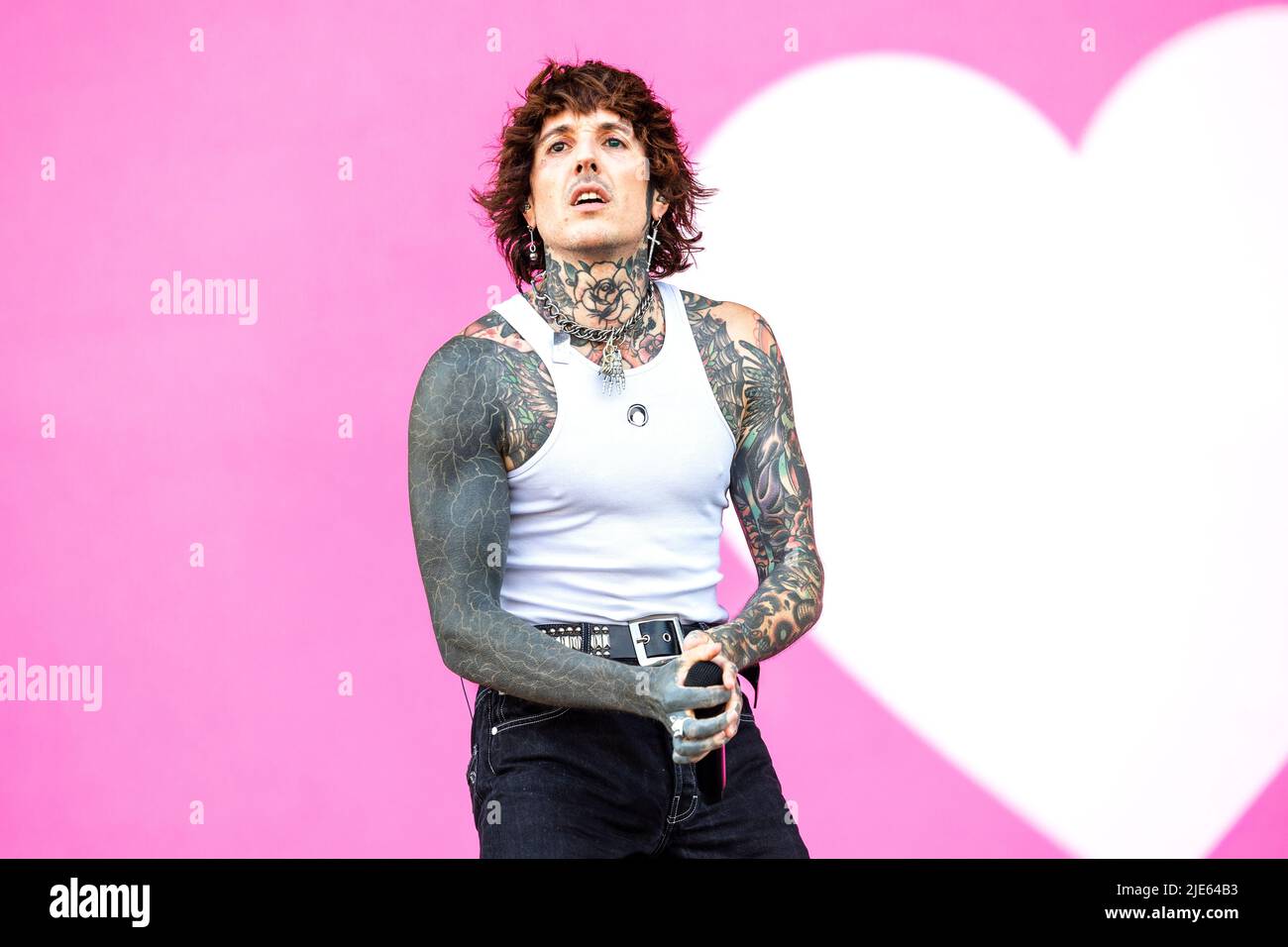 Oli Sykes Bring Me The Horizon 2022 - Oli Sykes Height: Bring Me The Horizon Frontman Stands Tall