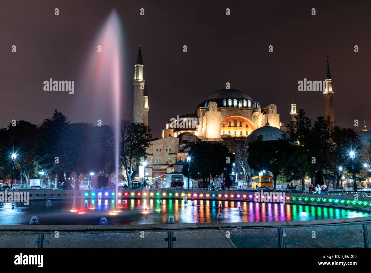 World iconic building hi-res stock photography and images - Alamy