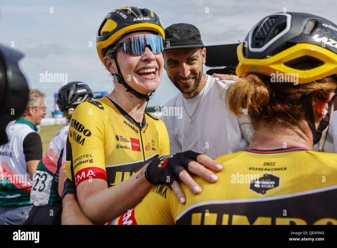 2022-06-25 17:46:52 EMMEN - Cyclist Demi Vollering is disappointed after  the National Championships Cycling in Drenthe. ANP BAS CZERWINSKI  netherlands out - belgium out Stock Photo - Alamy