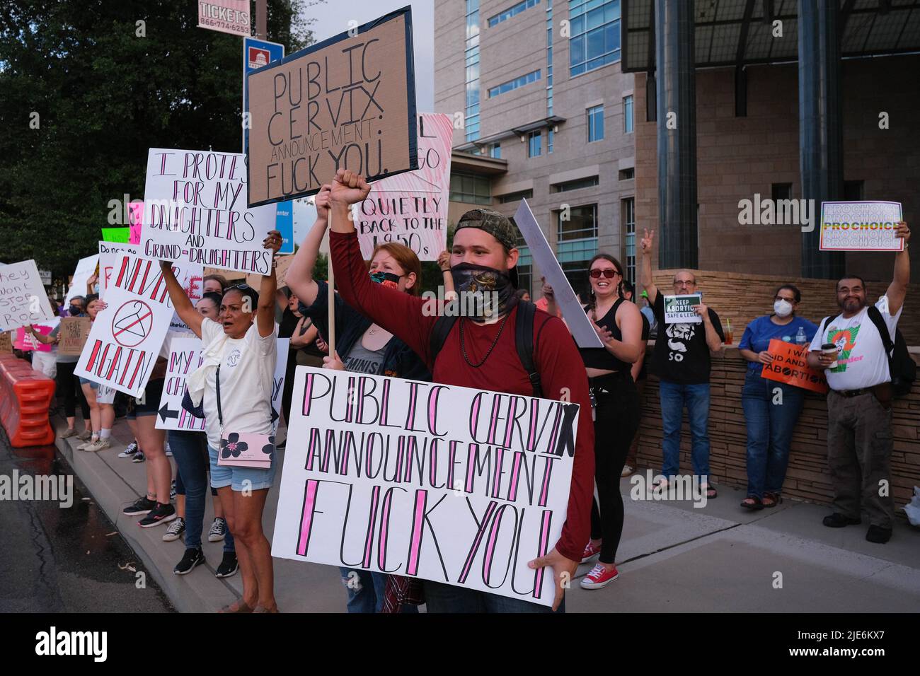 Tucson, Arizona, USA. 24th June, 2022. Pro choice supporters ...