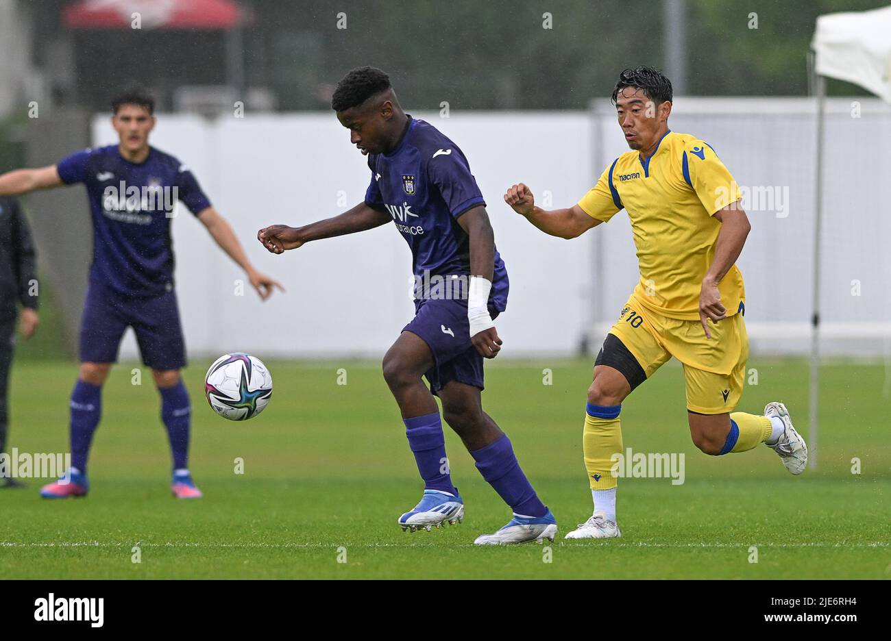 RSCA Futures' Lucas Lissens pictured in action during a soccer match  between Beerschot VA and RWD Molenbeek, Sunday 26 February 2023 in Antwerp,  on day 1 of Relegation Play-offs during the 2022-2023 