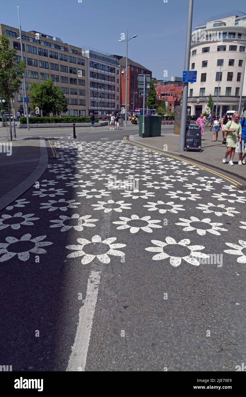 Daisy pattern road markings, Bristol City Centre scenes, summer 2022 Stock Photo Alamy