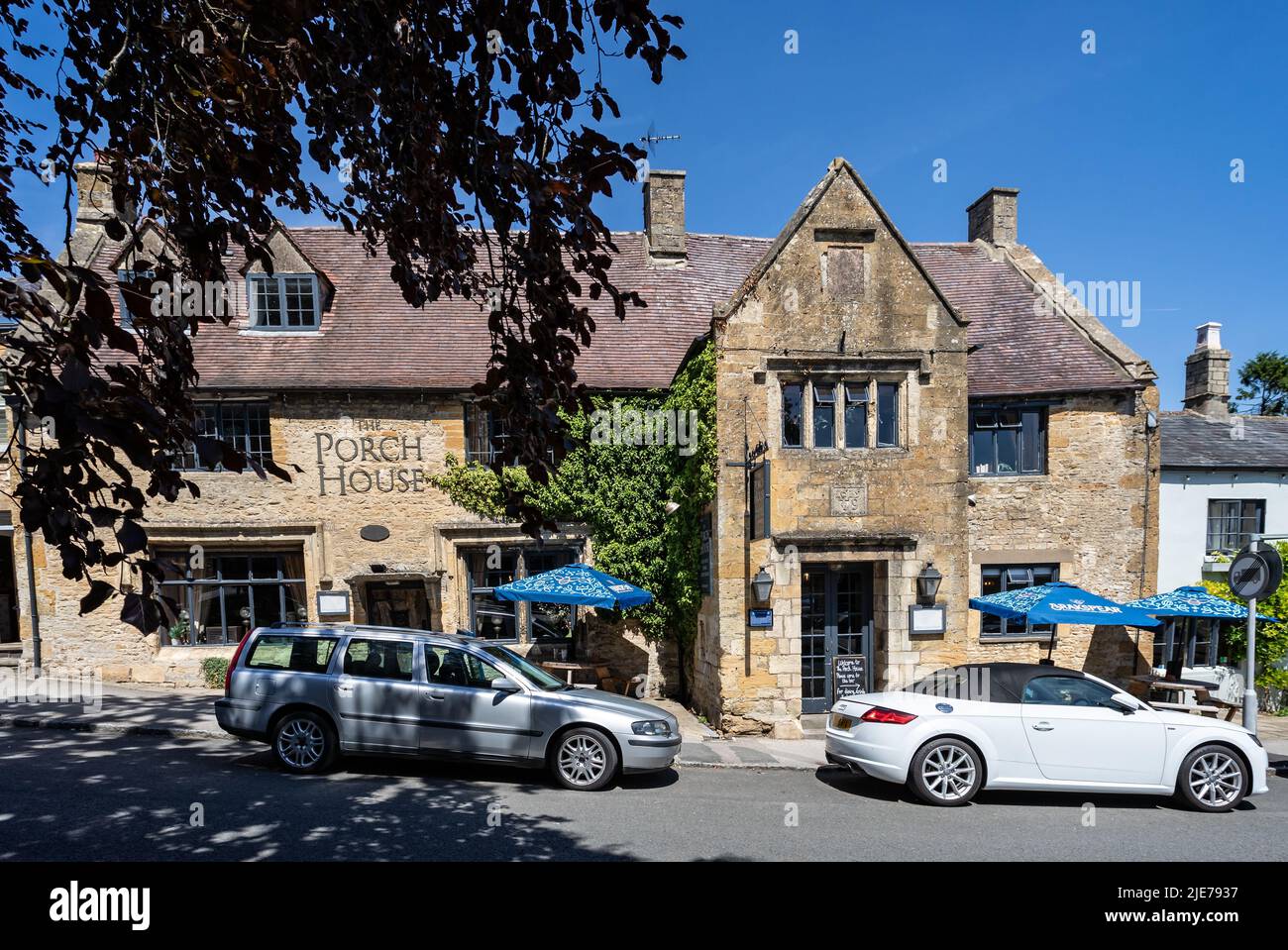 the-porch-house-oldest-english-pub-in-digbeth-street-stow-on-the