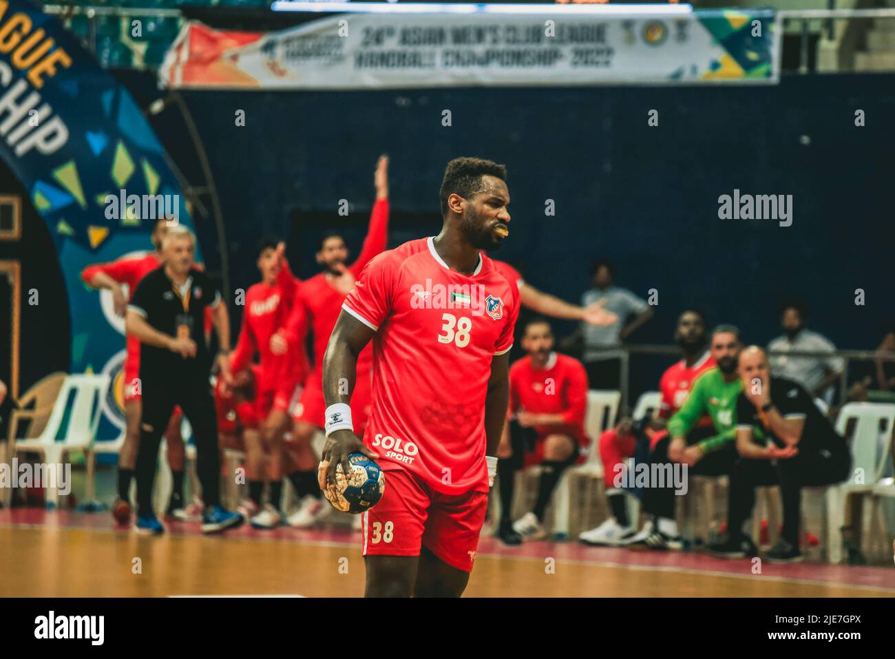 Hyderabad, Telangana, India. 25th June, 2022. 24th Asian Mens Club League Champion Day 4 of Preliminary round 4 group b match between AL Najma vs AL Kuwait.AL Najma beats Al Kuwait by one margian of goal .Final score AL Najma 30 - Al Kuwait 29. (Credit Image: © Varun Kumar Mukhia/Pacific Press via ZUMA Press Wire) Stock Photo