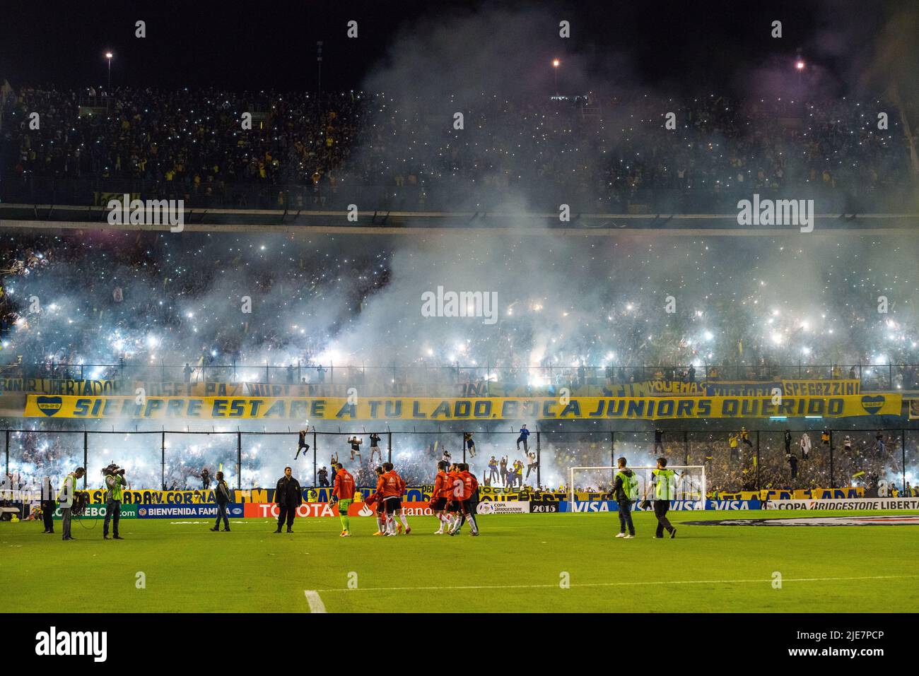 Por fogos de artifício contra o Boca Juniors, River Plate é punido