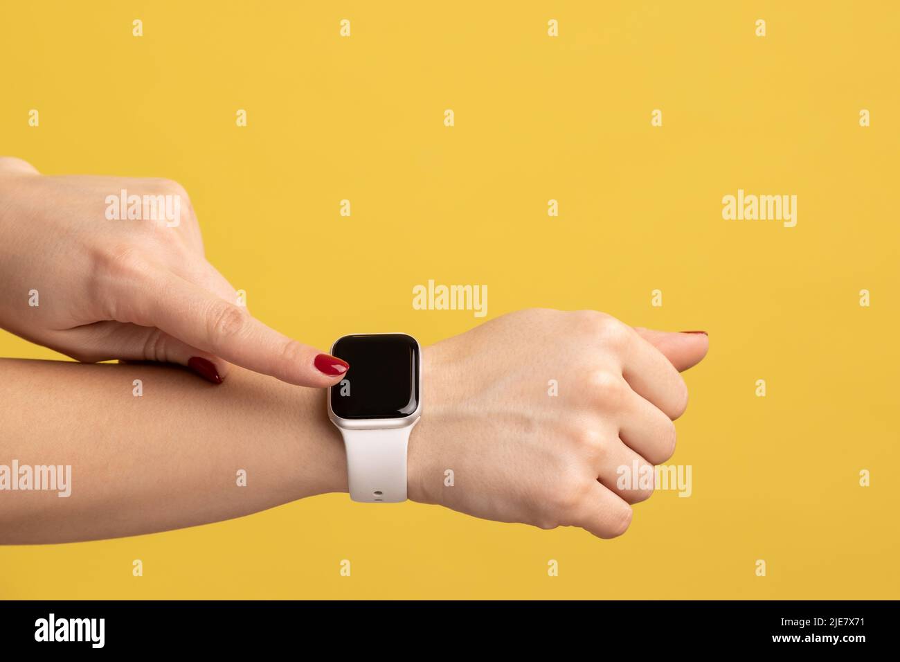 Digital wrist watch closeup hi res stock photography and images Page 3 Alamy