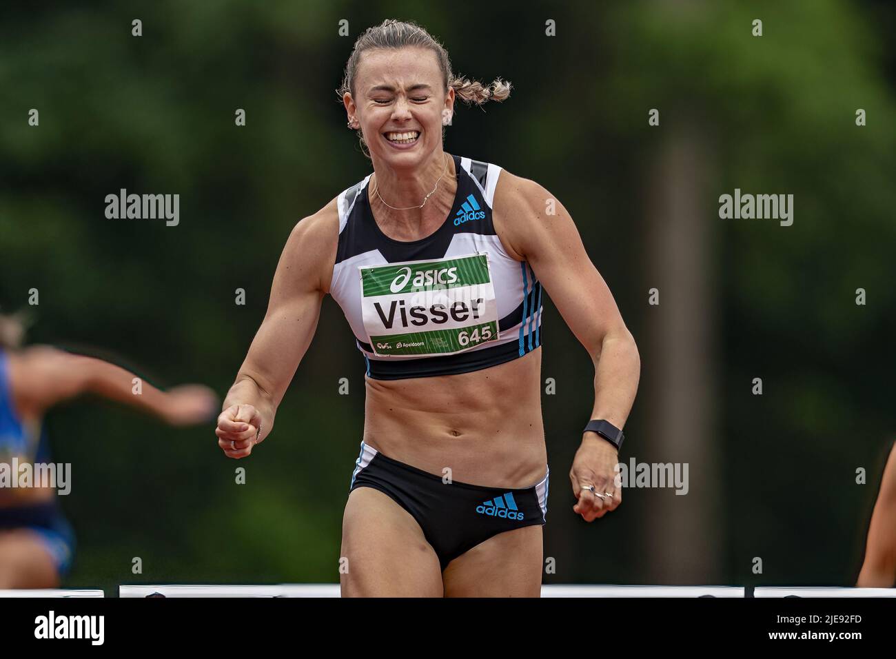 mannetje Aannemelijk Onderscheppen 2022-06-26 13:29:18 APELDOORN - Athlete Nadine Visser during the 100 meter  hurdles section at the Dutch Athletics Championships. ANP RONALD  HOOGENDOORN netherlands out - belgium out Stock Photo - Alamy