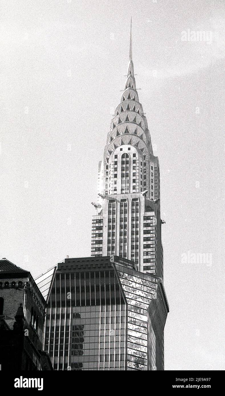1980s, exterior view of the Chrysler Building, an Art Deco skscraper, Manhattan, New York, USA. Built and paid for by US automobile magnate Walter Chrysler, when completed in 1930, it was the tallest building in the world. Stock Photo
