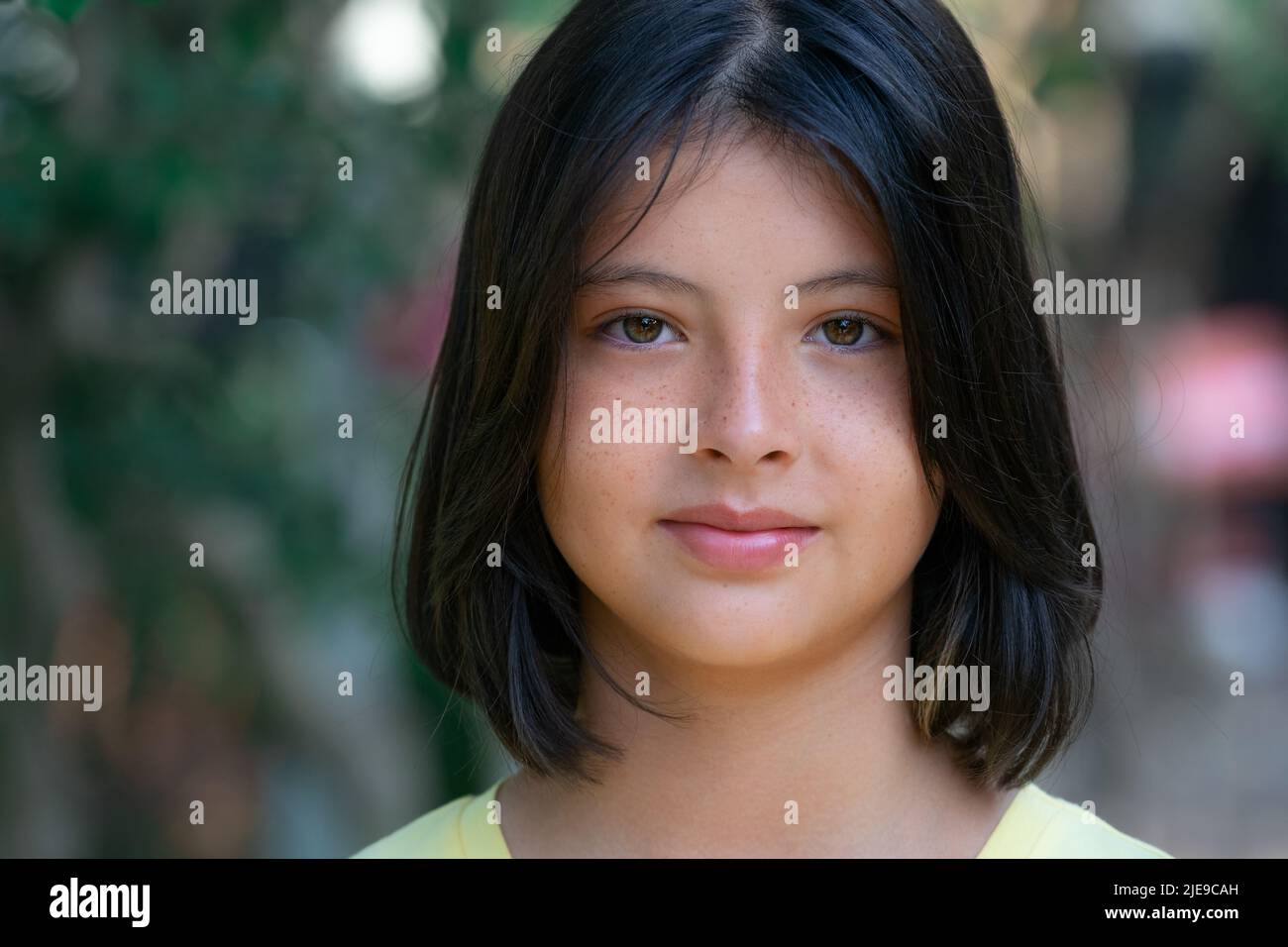 Cute portrait preteen girl hi-res stock photography and images - Alamy