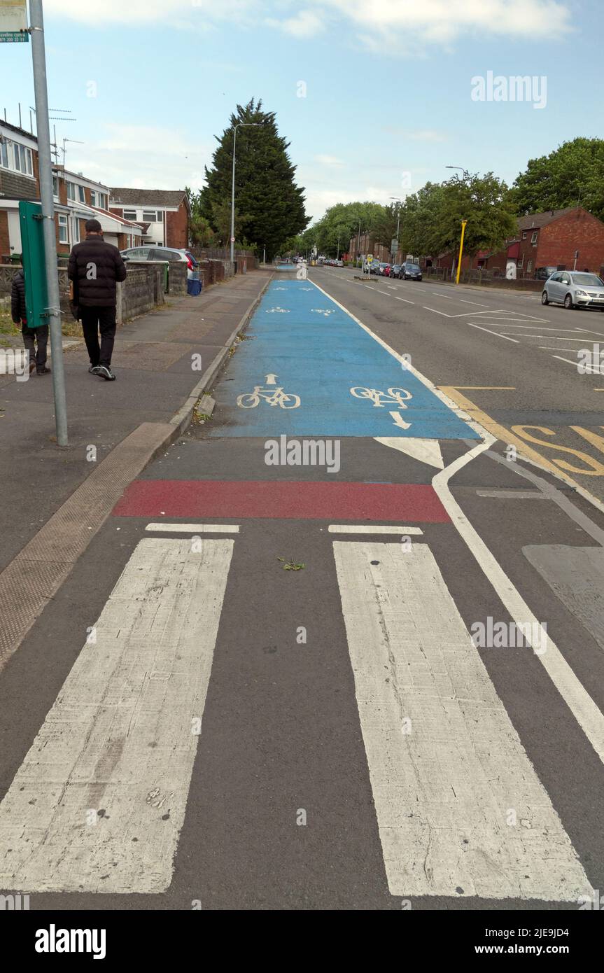 Road markings at bus stop hires stock photography and images Alamy