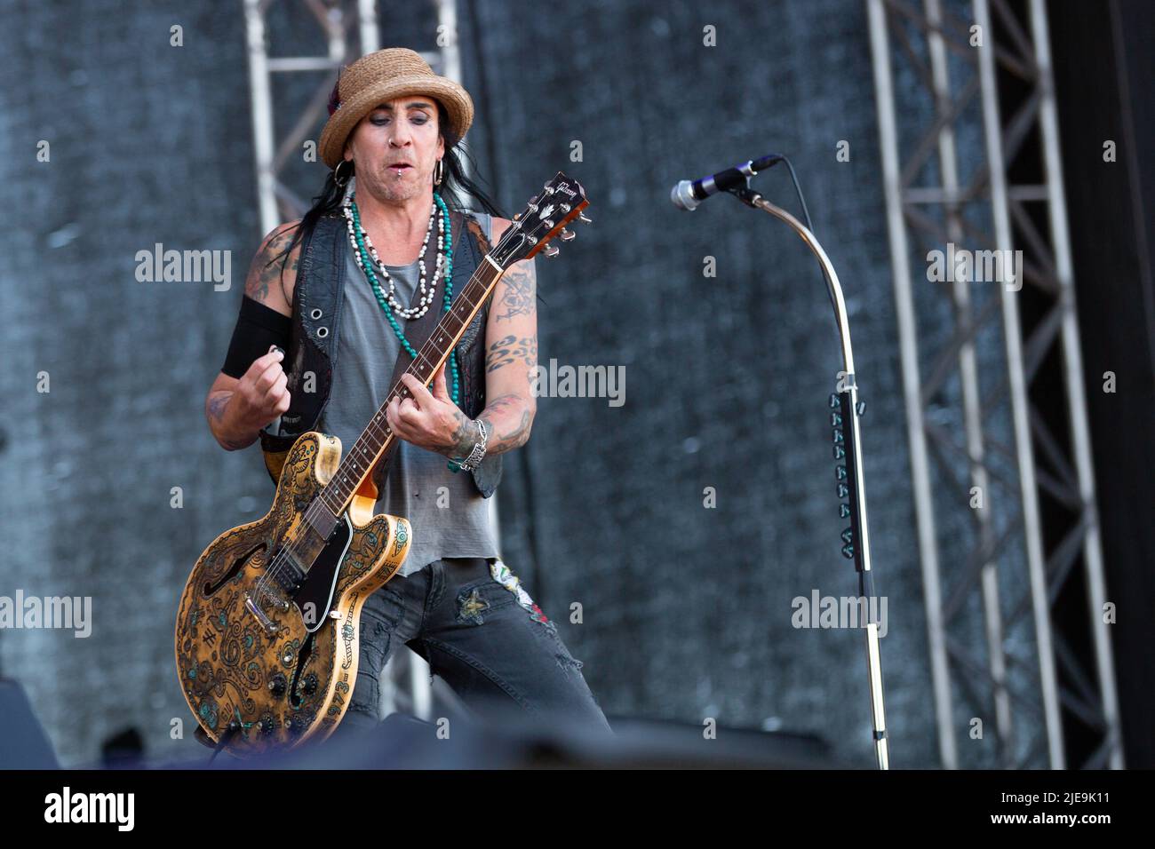 Oslo, Norway. 24th, June 2022. The Swedish hard rock band The Hellacopters performs a live concert during the Norwegian music festival Tons of Rock 2022 in Oslo. Here guitarist Dregen is seen live on stage. (Photo credit: Gonzales Photo - Per-Otto). Stock Photo