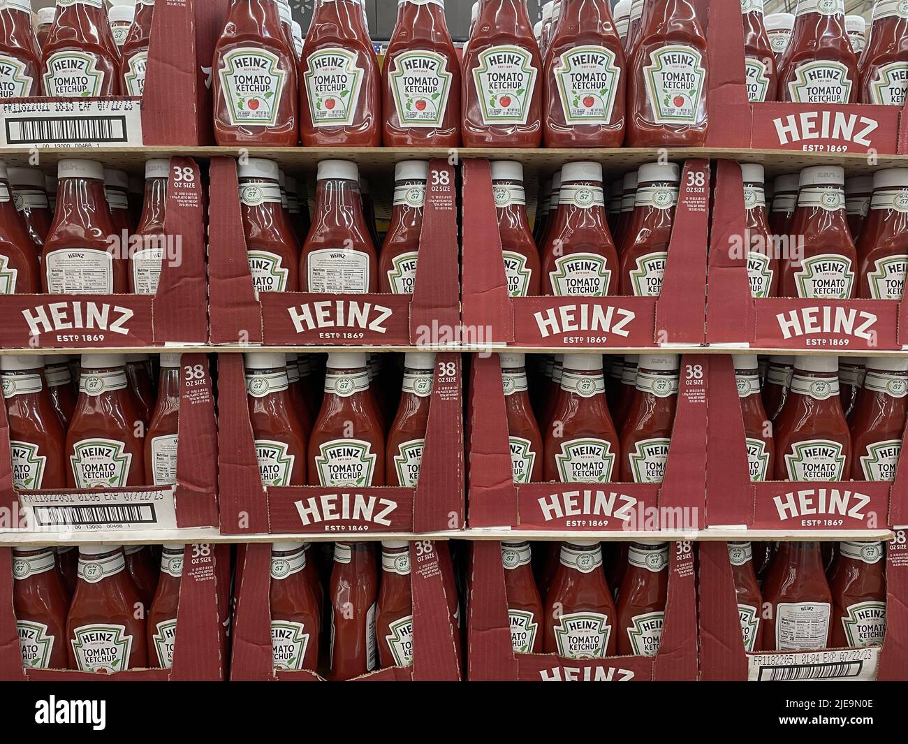 Indianapolis - Circa June 2022: Kraft Heinz branded ketchup. Kraft Heinz is the fifth largest food company in the world. Stock Photo