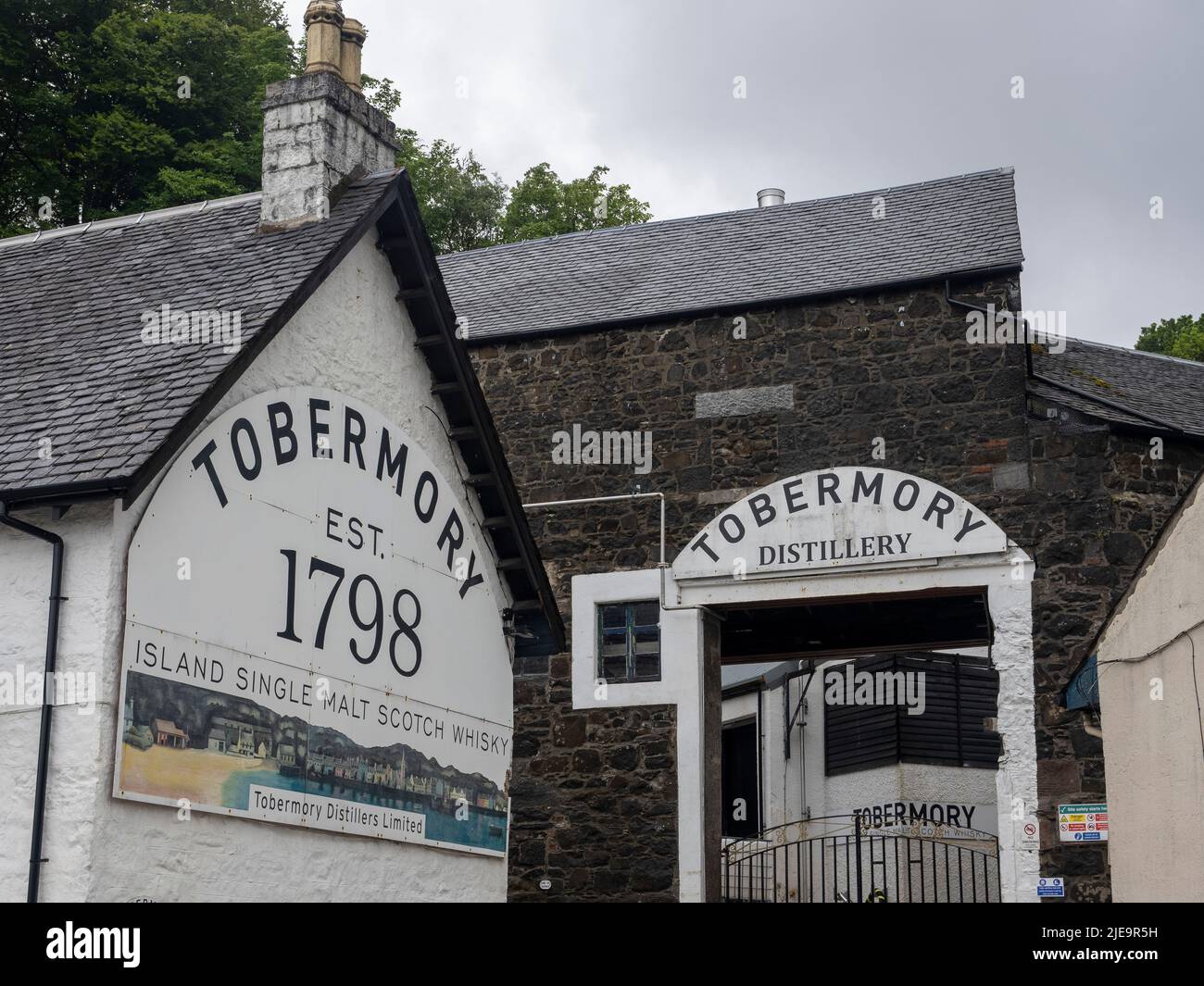 Tobermory Distillery, Tobermory, Isle of Mull, Scotland Stock Photo