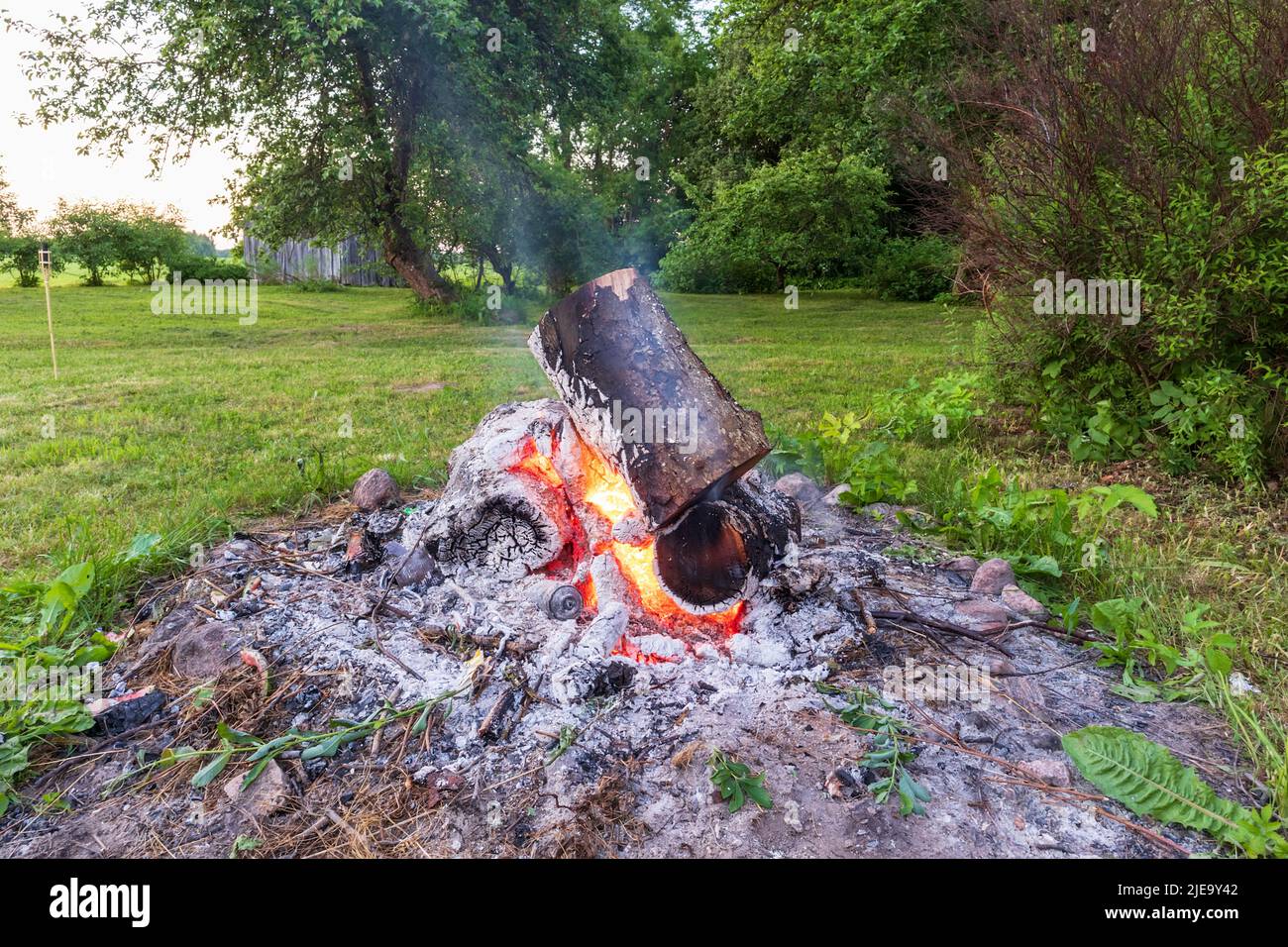 Burning fire red brick hi-res stock photography and images - Alamy