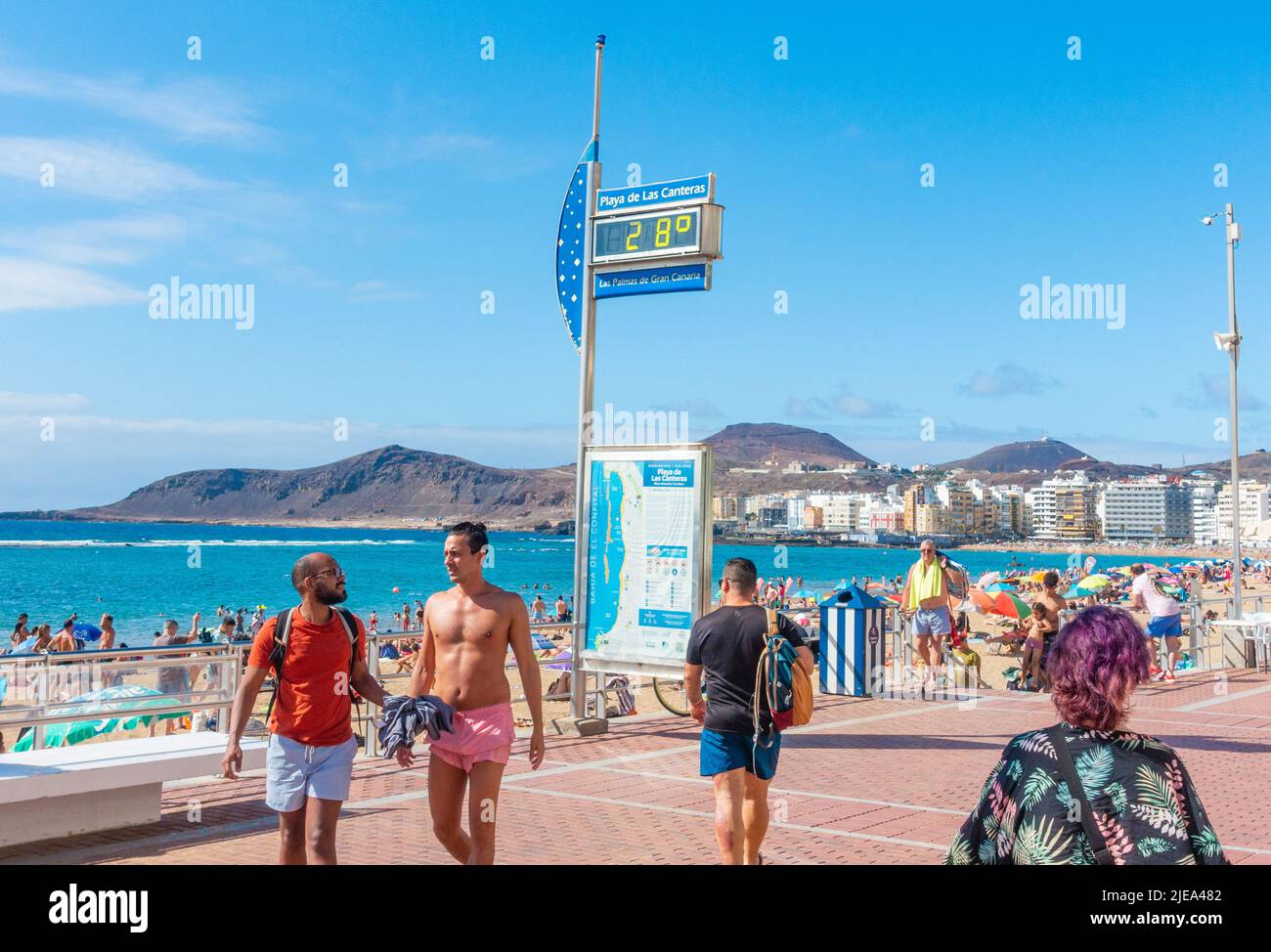 Las Palmas, Gran Canaria, Canary Islands, Spain. 26th June, 2022. Tourists, many from the UK, bask on the city beach in Las Palmas on Gran Canaria. Credit: Alan Dawson/ Alamy Live News. Stock Photo