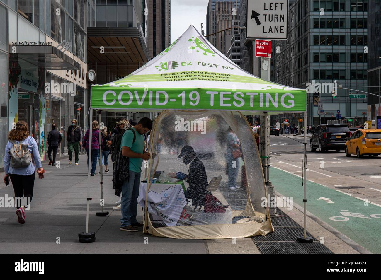 EZ Test NY Covid-19 mobile testing unit in Midtown Manhattan, New York City, United States of America Stock Photo