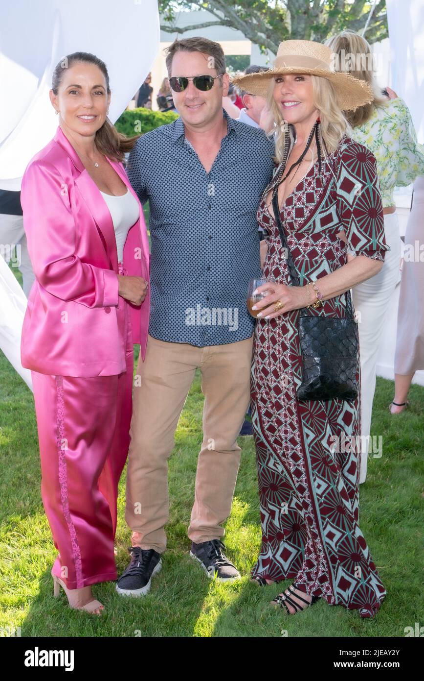 Tracy Broxmeyer, Tom Van Arsdall and Sue Anne Greenfield attend the Evelyn Alexander Wildlife