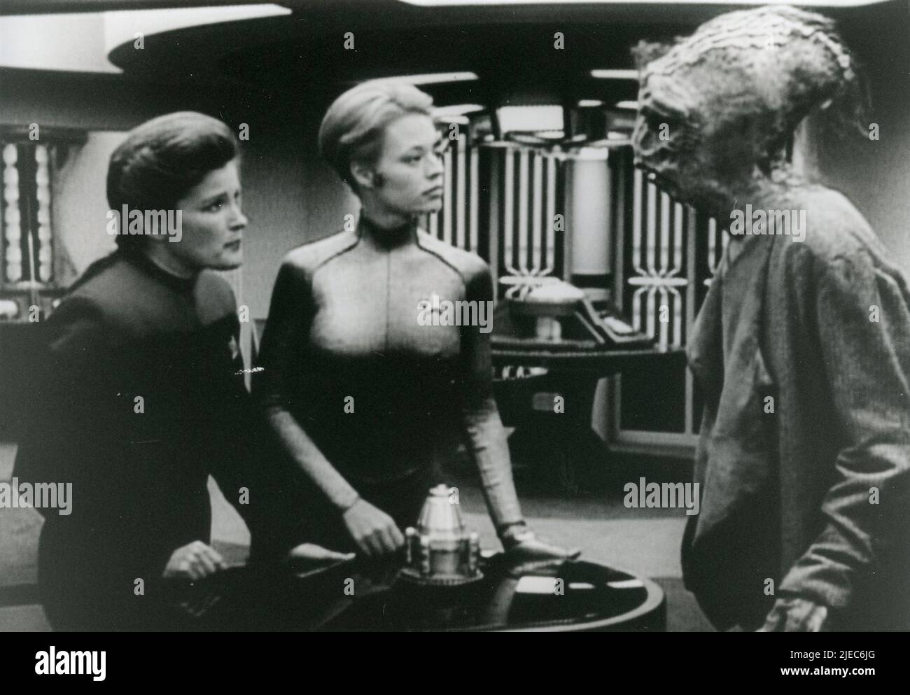 American actors Kate Mulgrew, Jeri Lynn Ryan, and Alan Altshuld in the TV serie Star Trek Voyager, USA 1997 Stock Photo