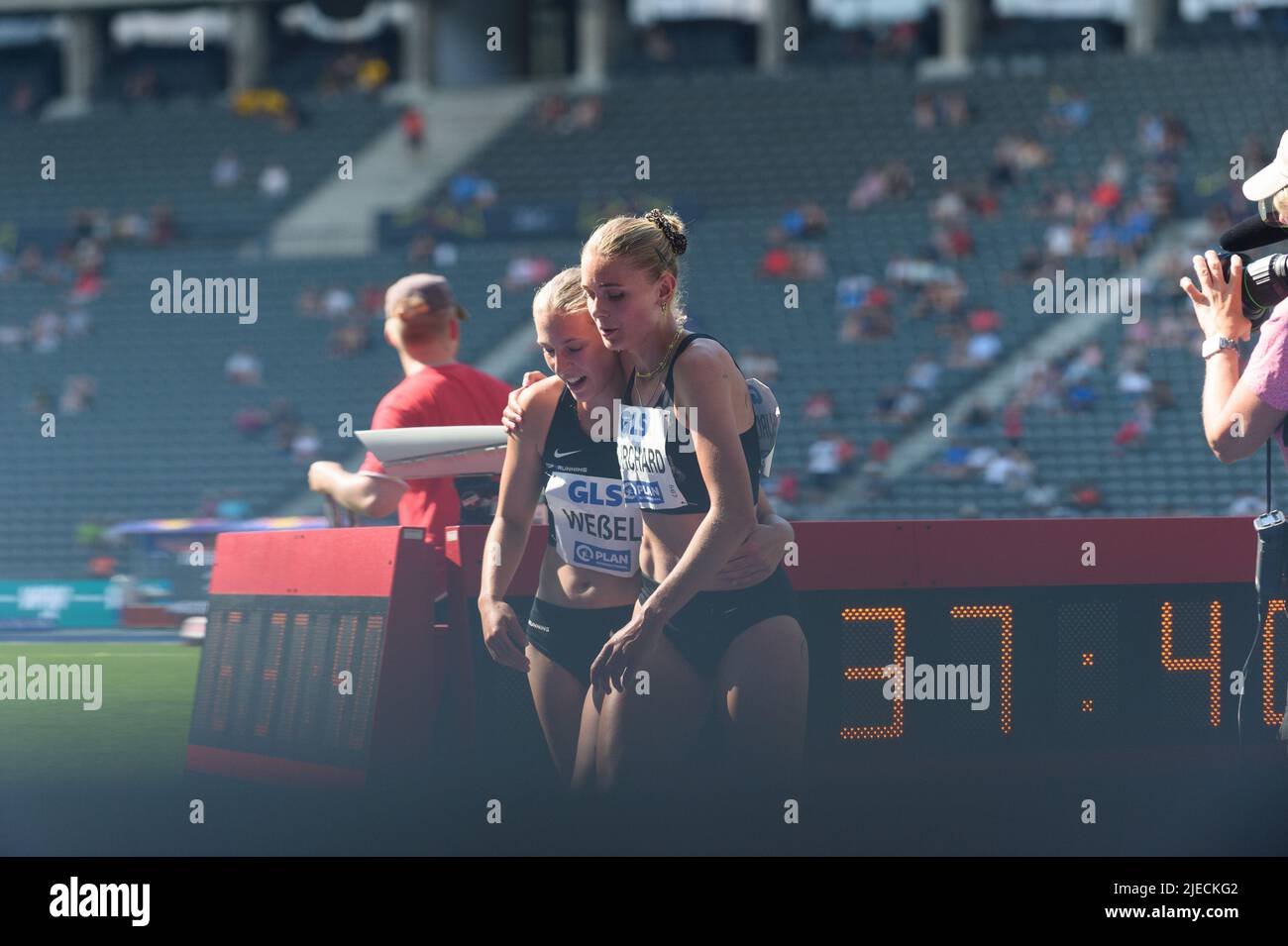 Marie Burchard (SC DHfK Leipzig e.V. ) and Nele Wessel (Eintracht Frankfurt e.V.) after the 1500 metre final during the 2022 athletic German championship finals at Olympiastadion, Berlin.  Sven Beyrich/SPP Stock Photo