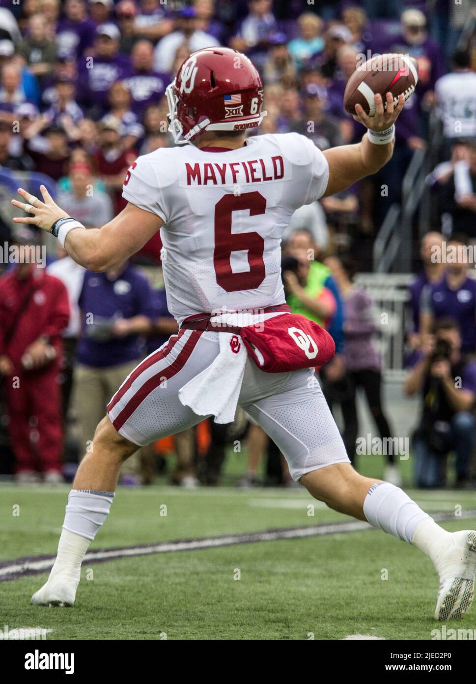 Baker mayfield celebrate hi-res stock photography and images - Alamy