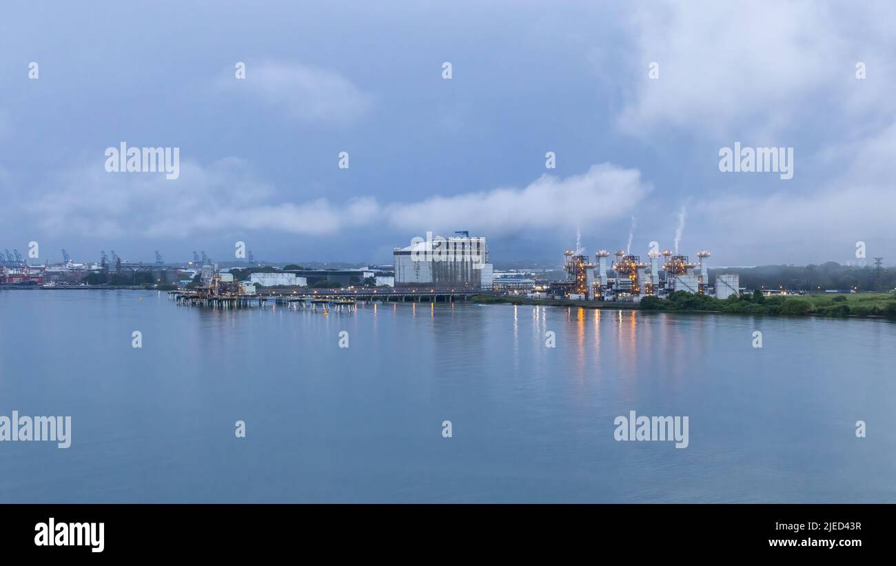 Lake Gatun docks in the Panama Canal Zone Stock Photo - Alamy