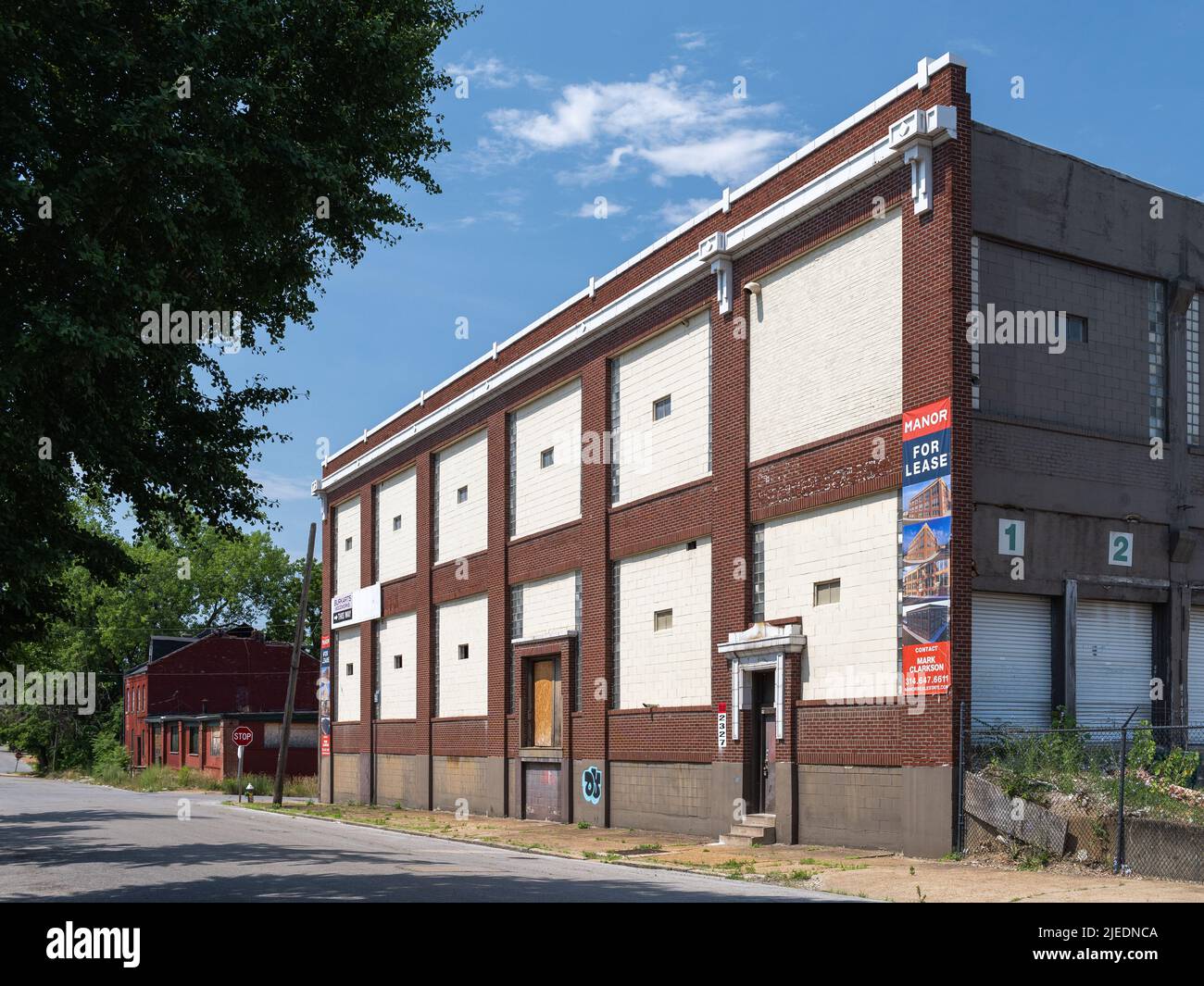 Industrial building in south St. Louis Stock Photo Alamy
